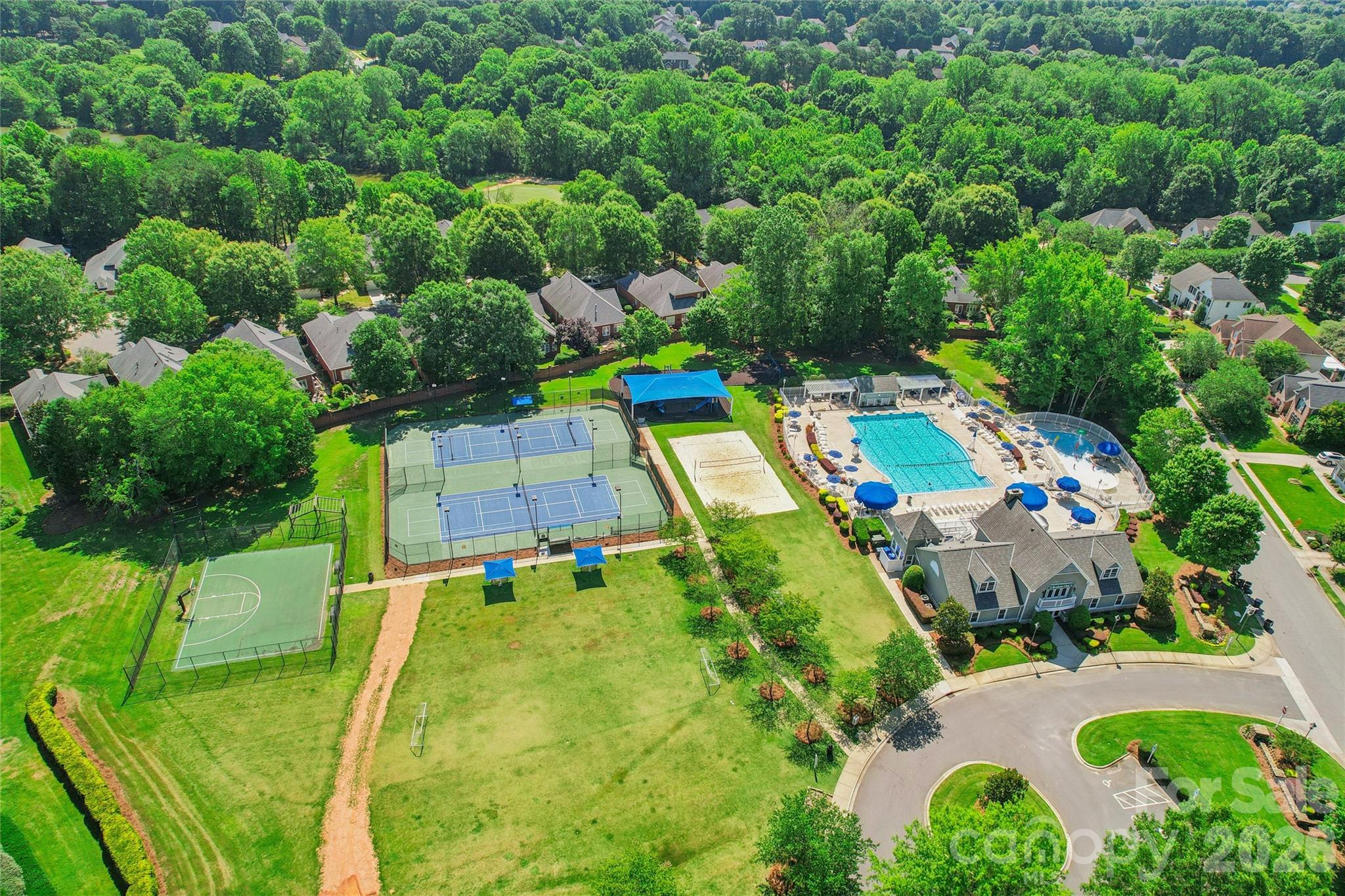 9727 Devonshire Drive — Huntersville