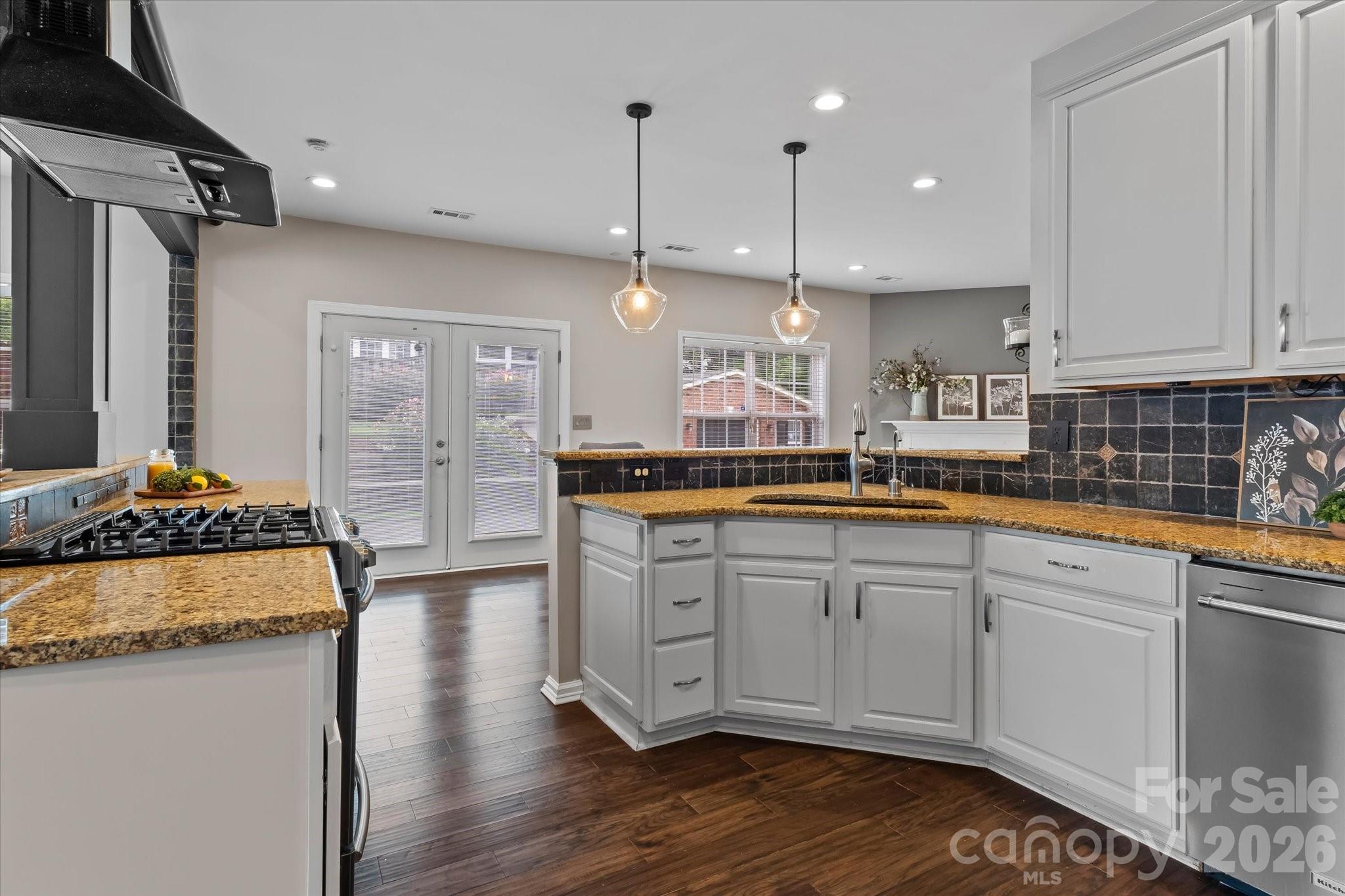 9407 Hillston Ridge Road — Huntersville
