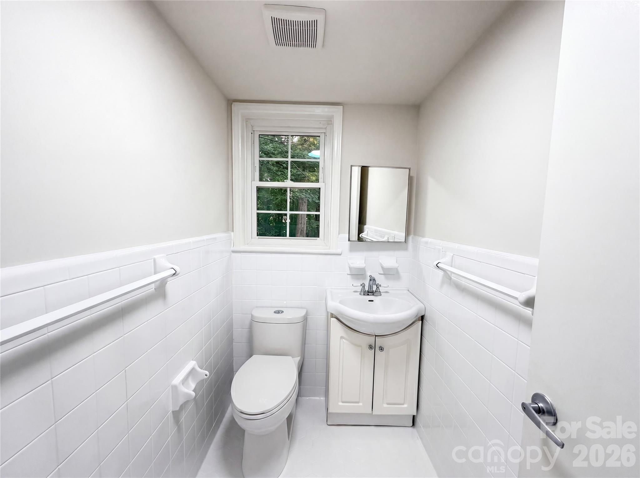 2200 Fair Forest Drive — Matthews