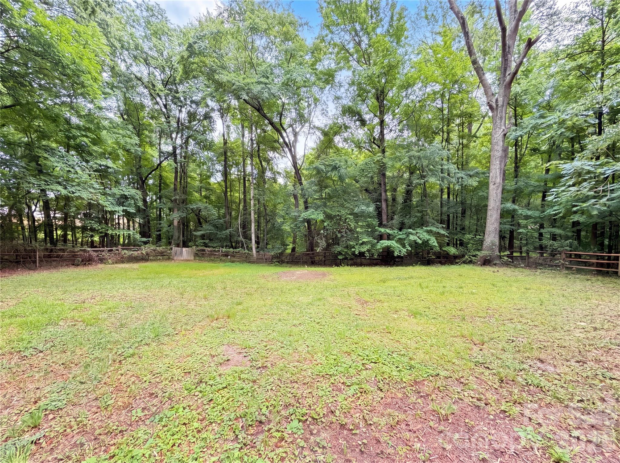 2200 Fair Forest Drive — Matthews