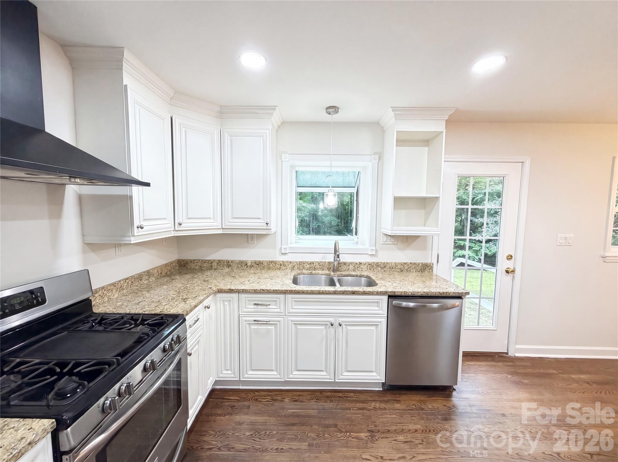 2200 Fair Forest Drive — Matthews