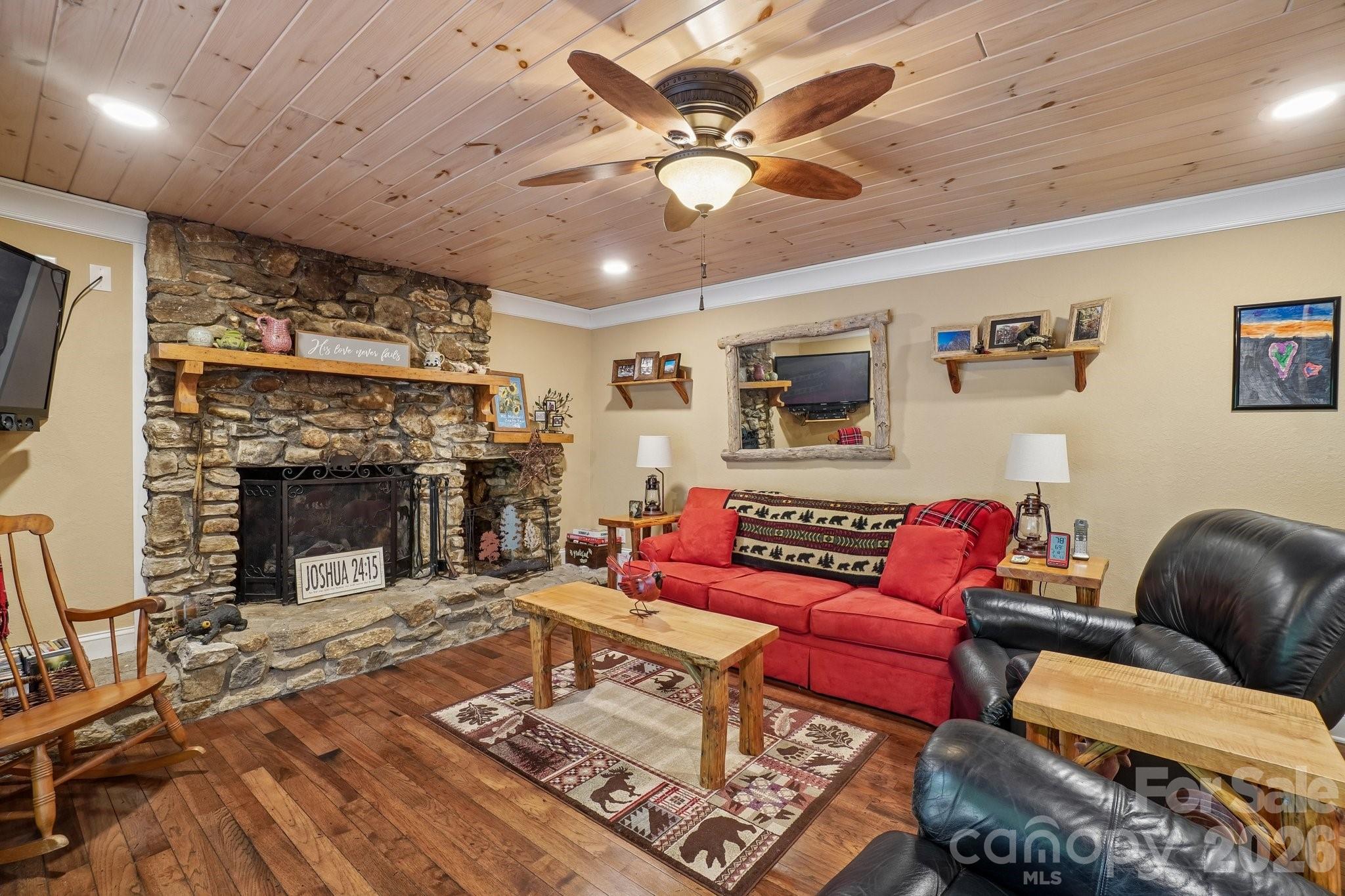 671 Trillium Lane — Mars Hill