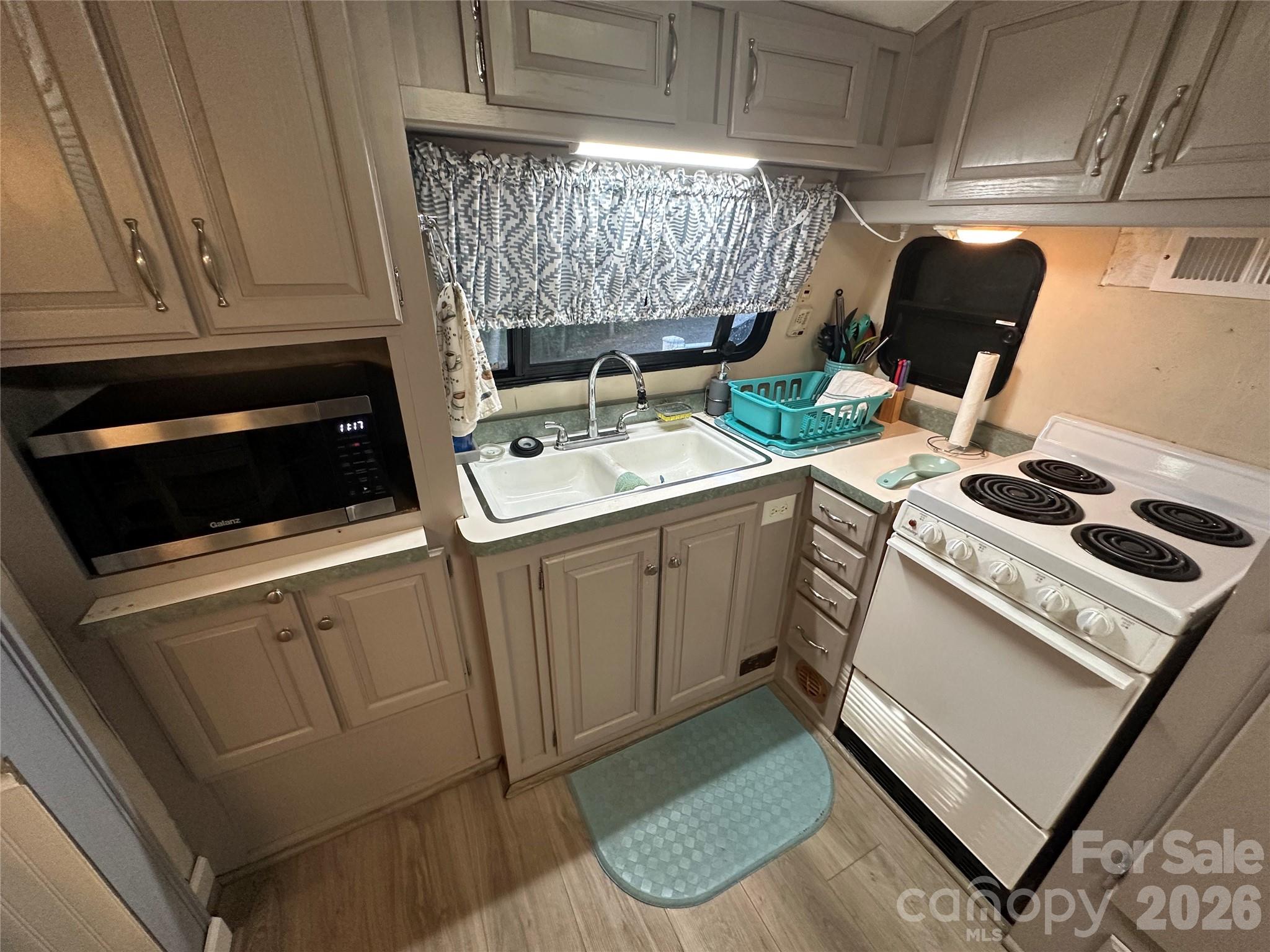 138 Marina Drive — New London