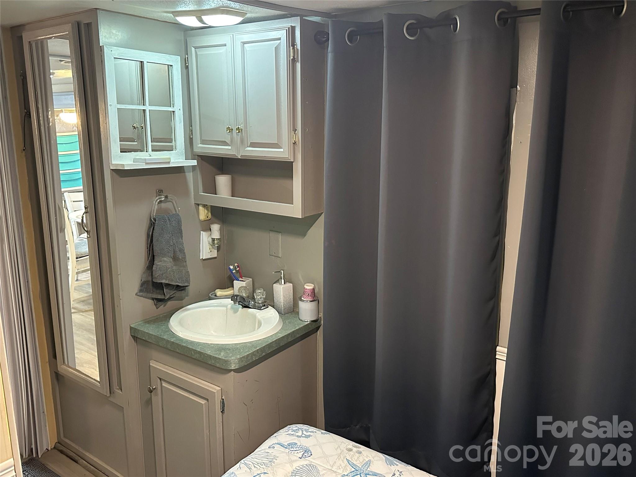 138 Marina Drive — New London