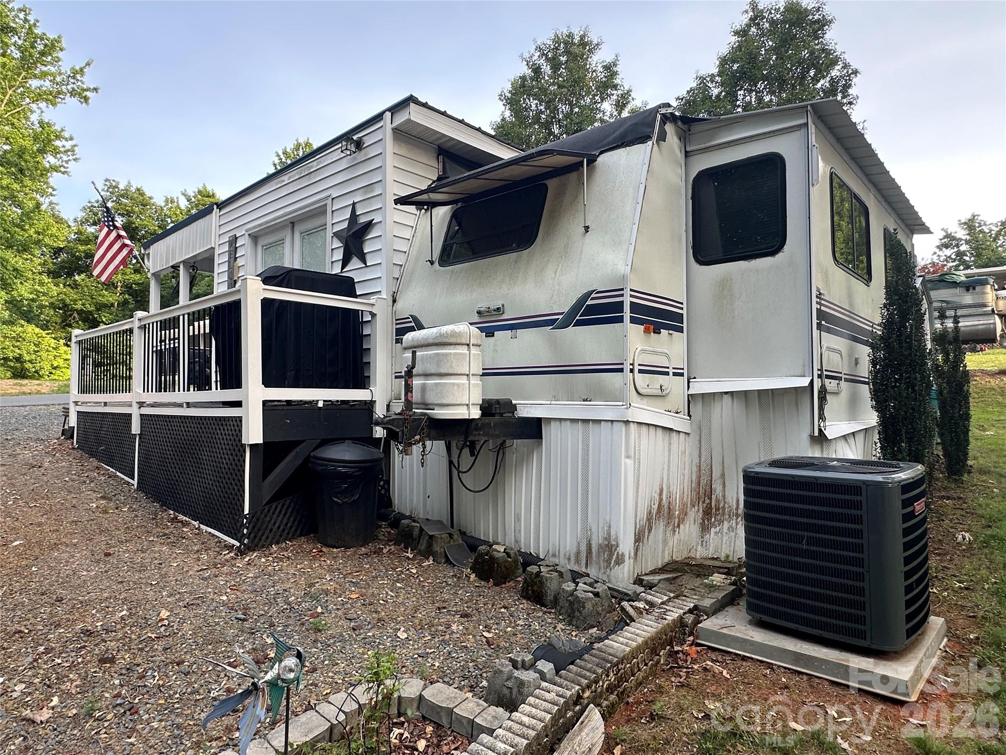 138 Marina Drive — New London