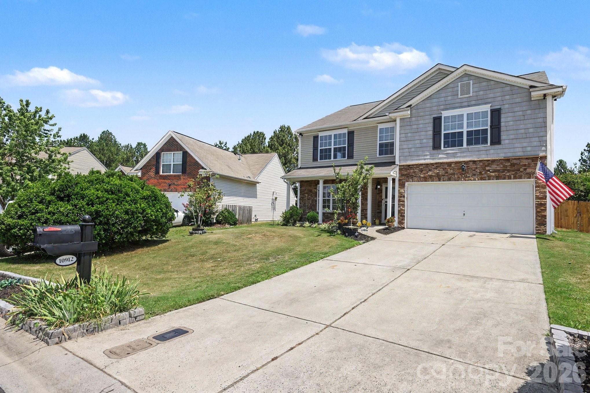10912 Thousand Oaks Drive — Huntersville