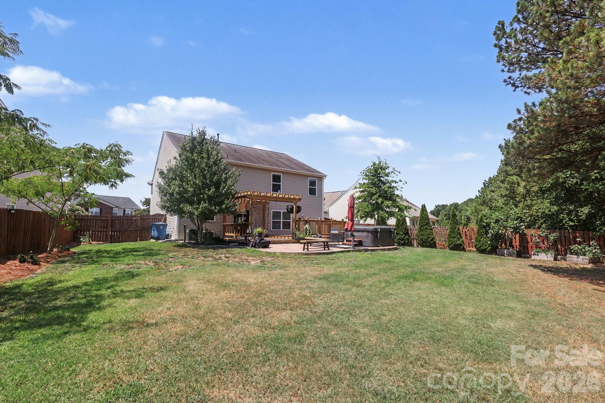 10912 Thousand Oaks Drive — Huntersville