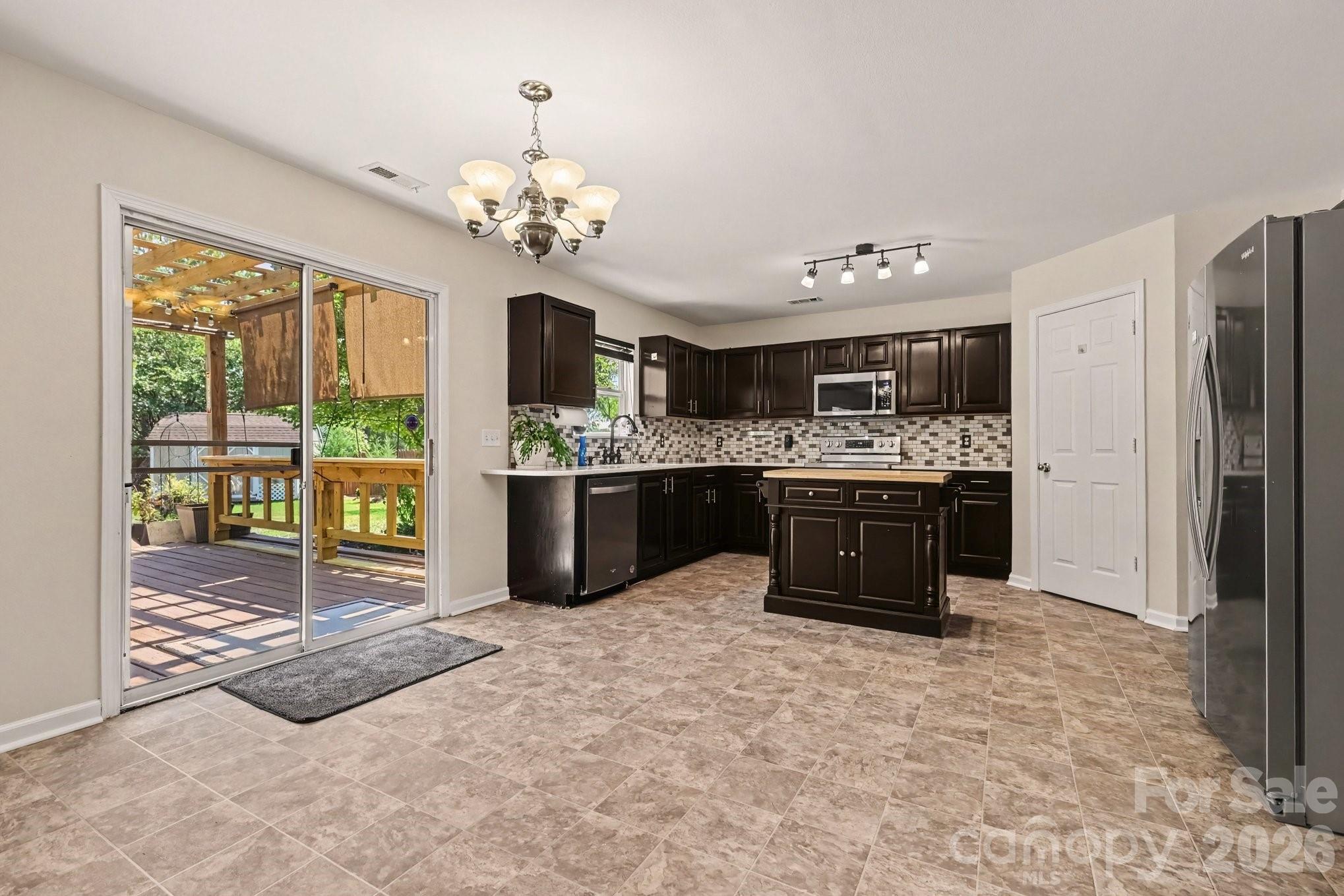 10912 Thousand Oaks Drive — Huntersville