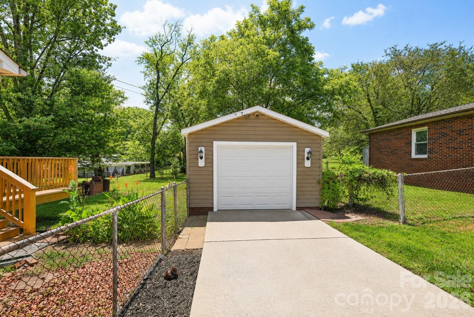 232 Hartness Road — Statesville