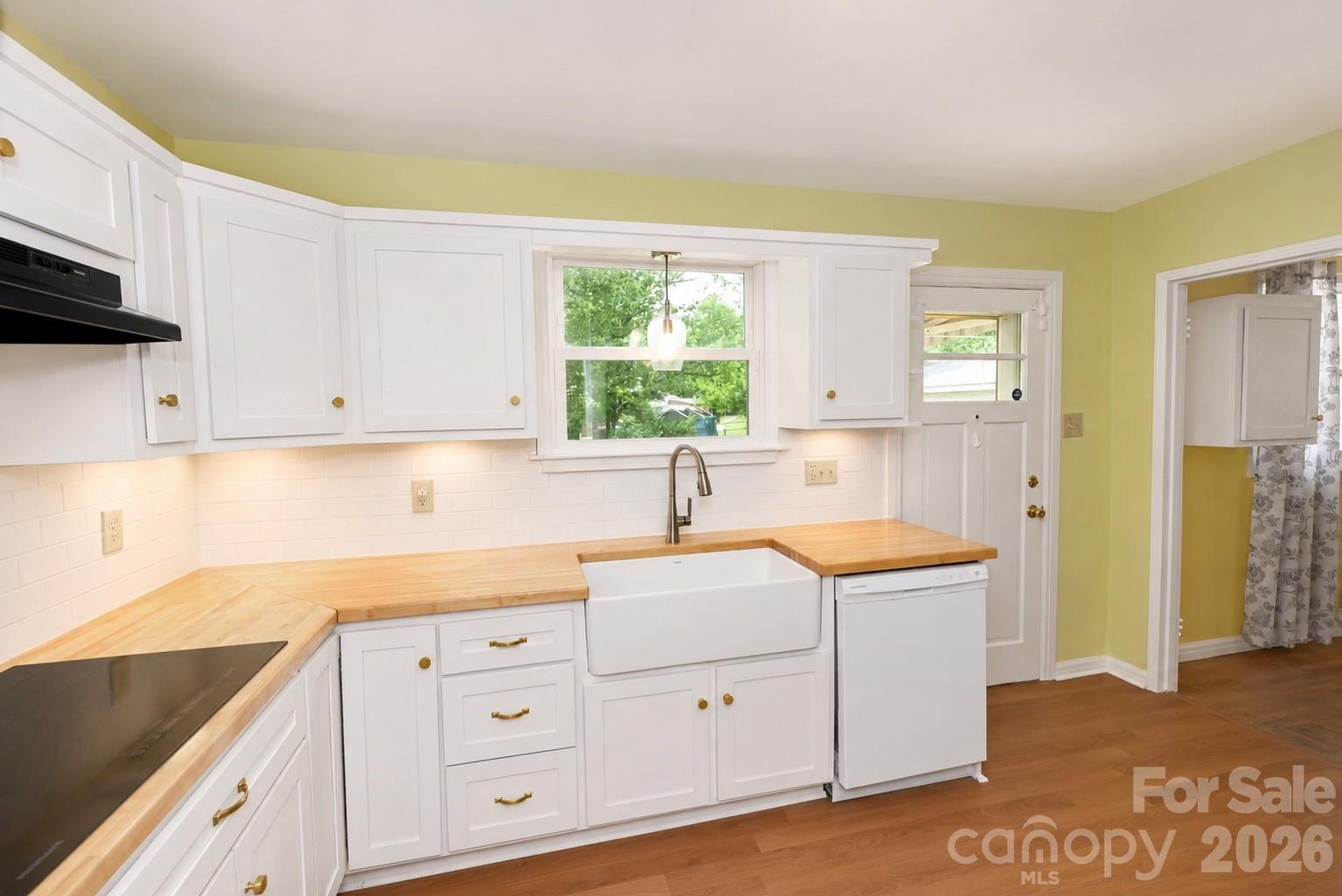232 Hartness Road — Statesville
