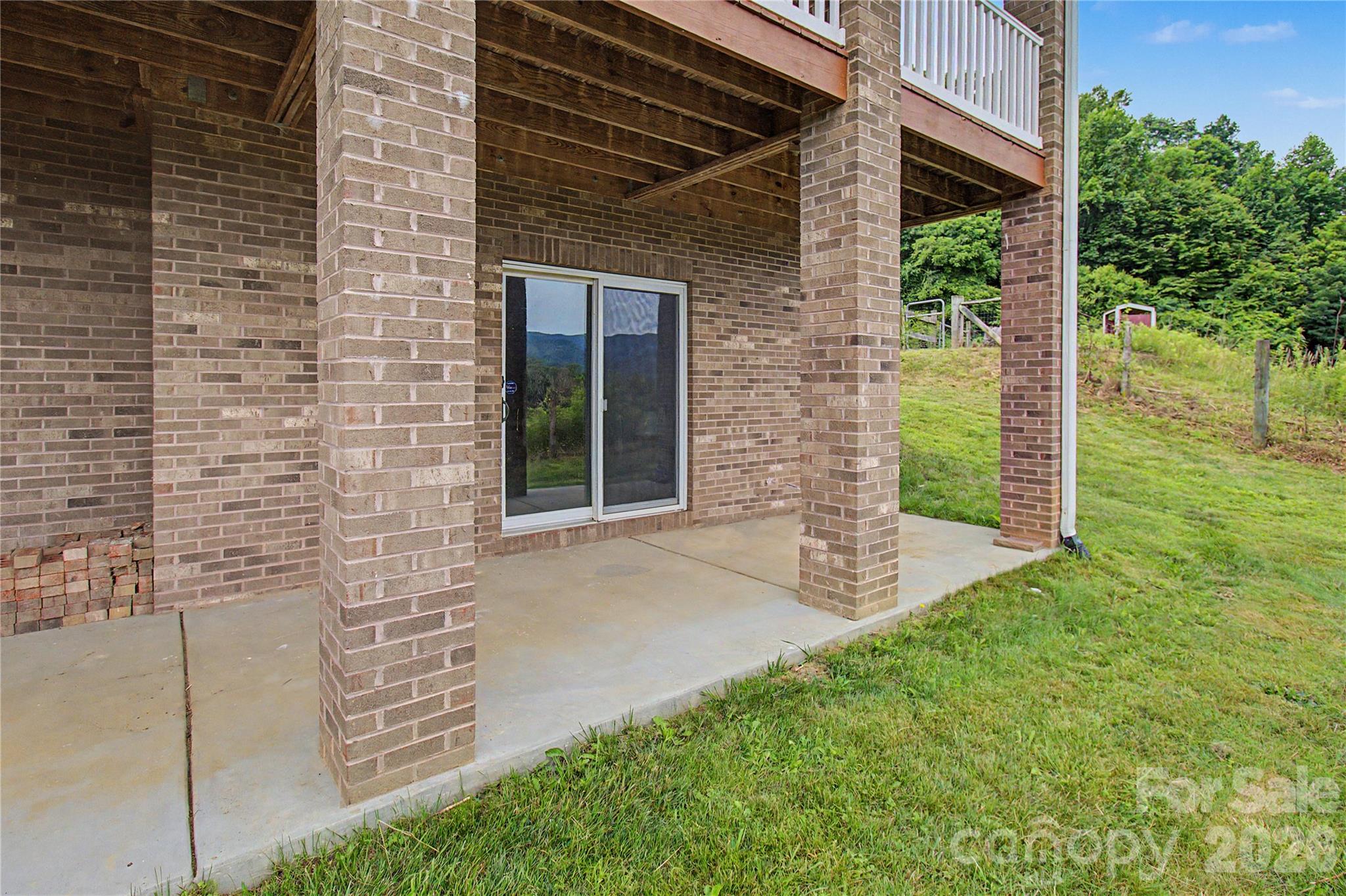 340 Earlys Mountain Road — Leicester