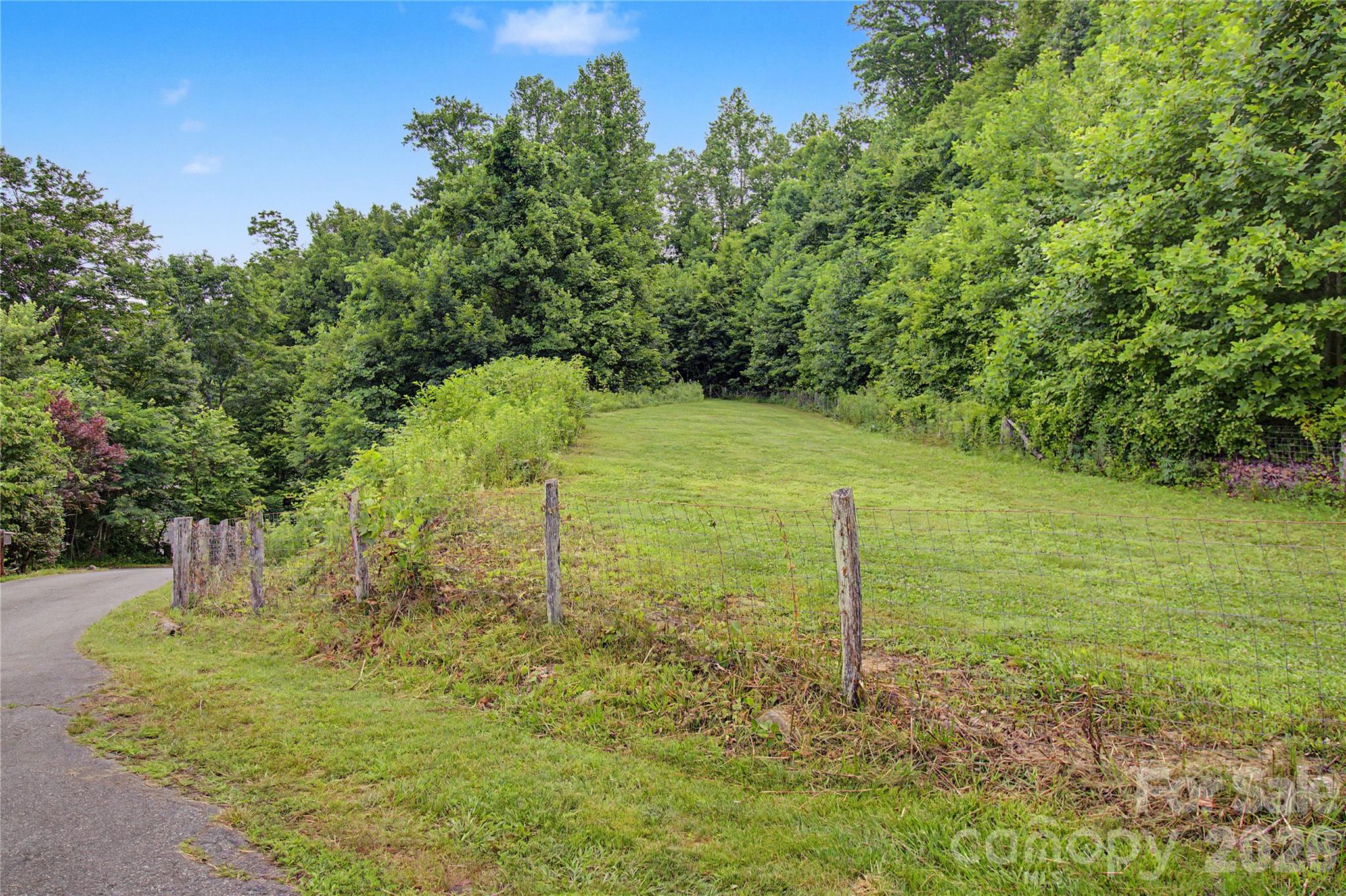 340 Earlys Mountain Road — Leicester