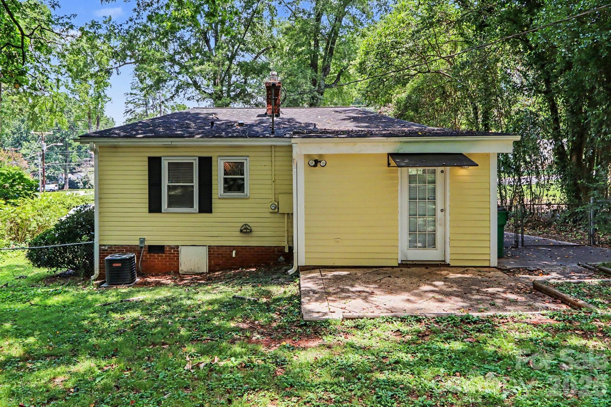 1819 Arnold Drive — Charlotte