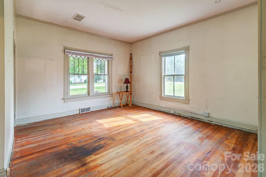 648 Lakeshore Drive — Asheville