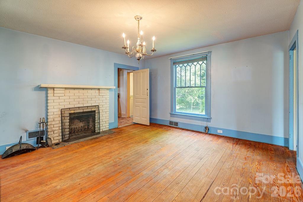 648 Lakeshore Drive — Asheville