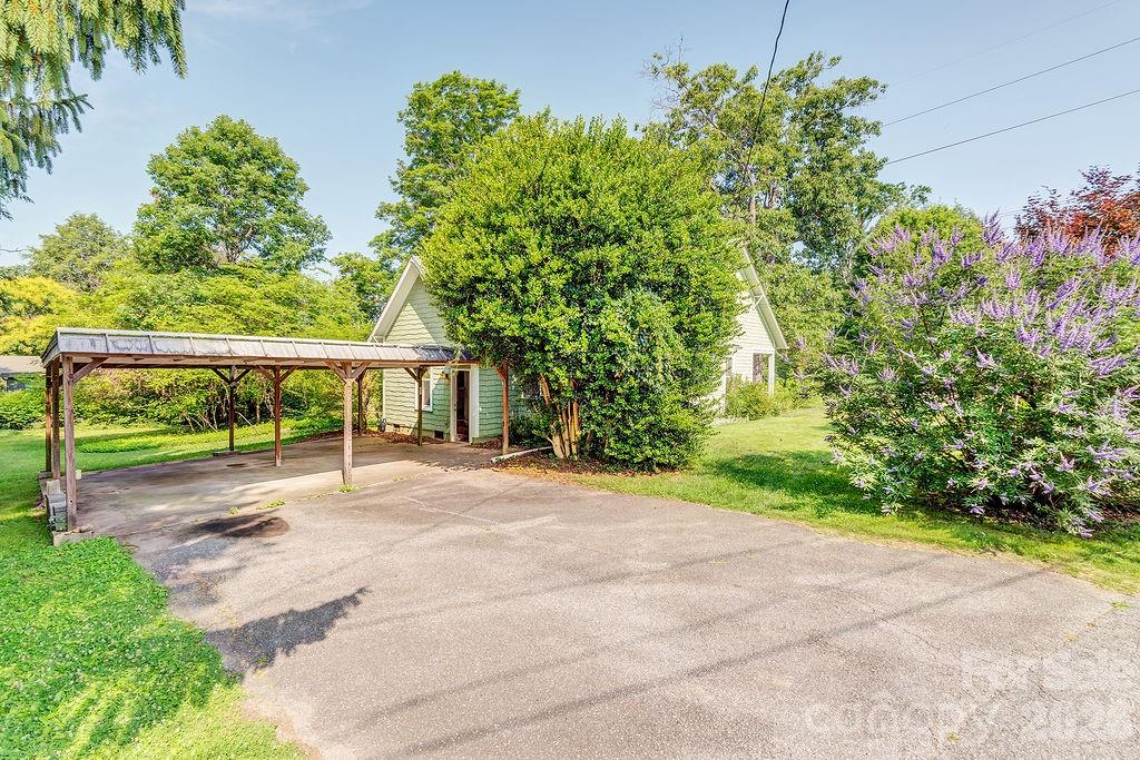 648 Lakeshore Drive — Asheville
