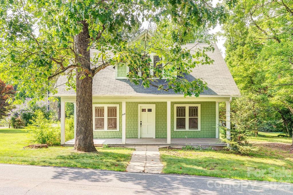 648 Lakeshore Drive — Asheville