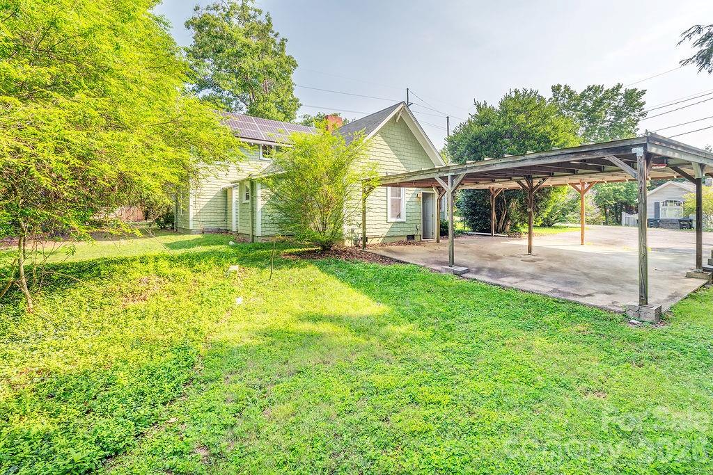 648 Lakeshore Drive — Asheville
