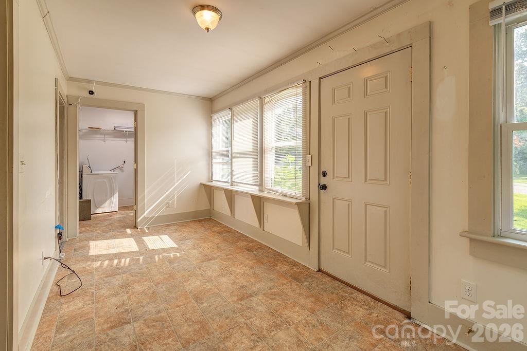 648 Lakeshore Drive — Asheville