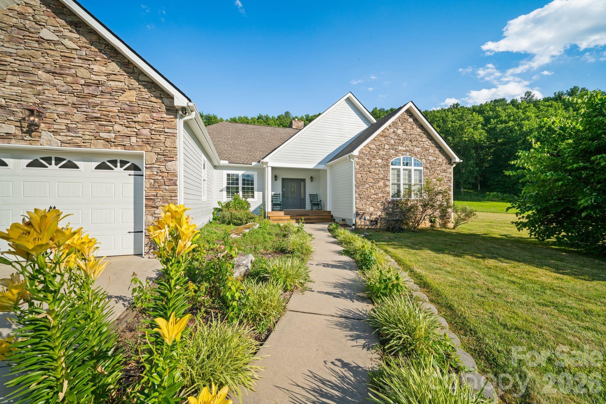 1372 & 1370 Barnardsville Highway — Barnardsville