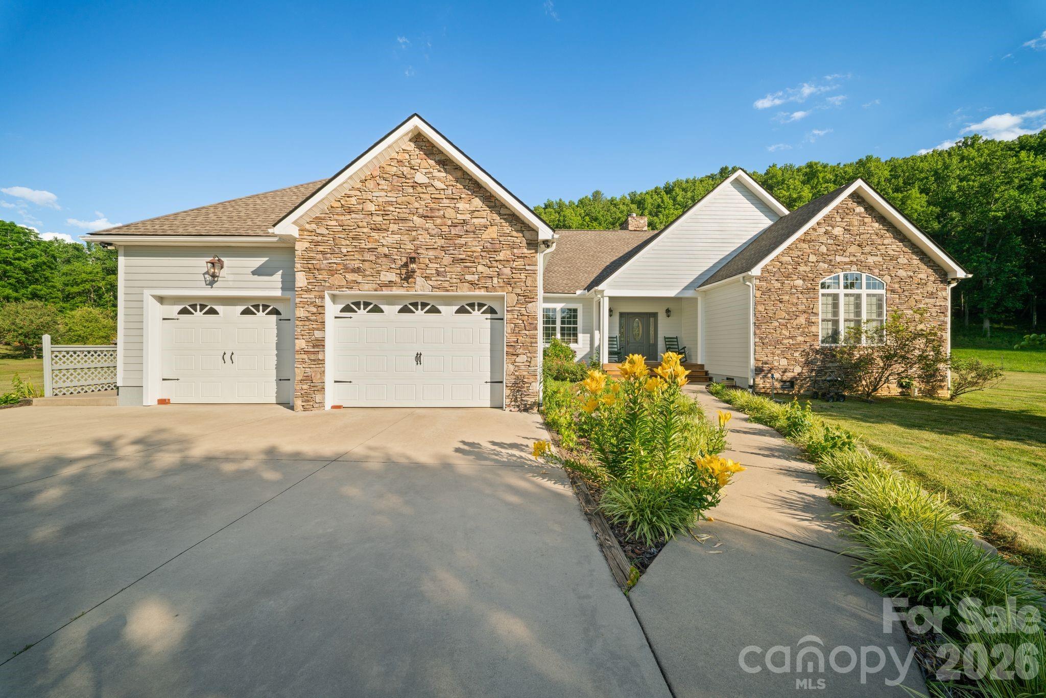 1372 & 1370 Barnardsville Highway — Barnardsville