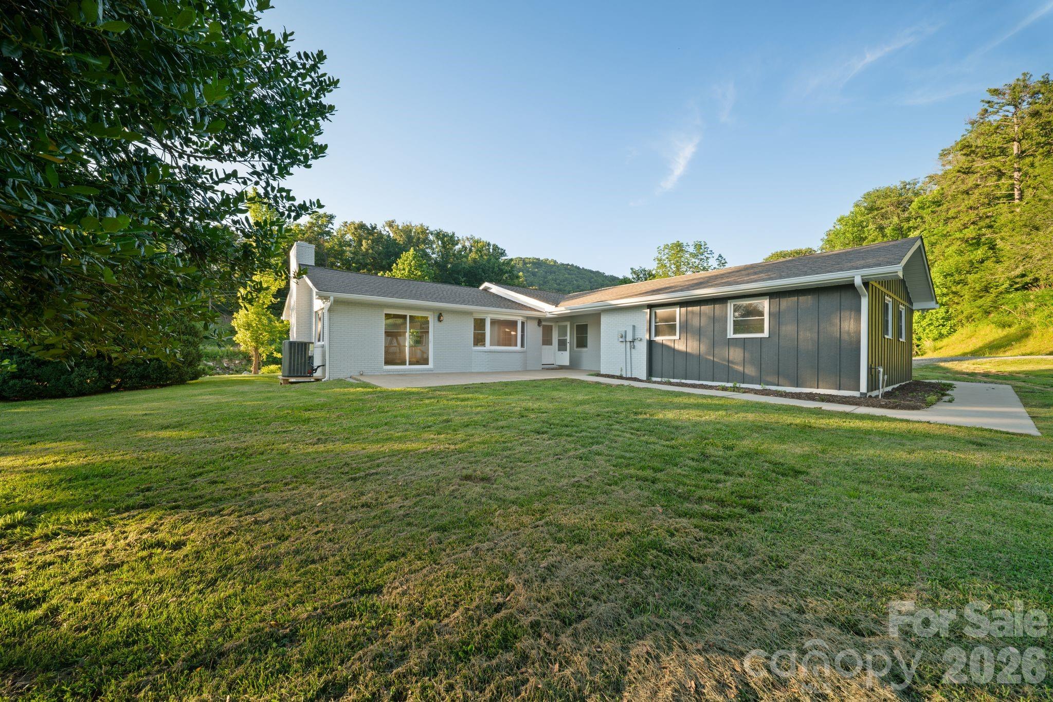 1372 & 1370 Barnardsville Highway — Barnardsville