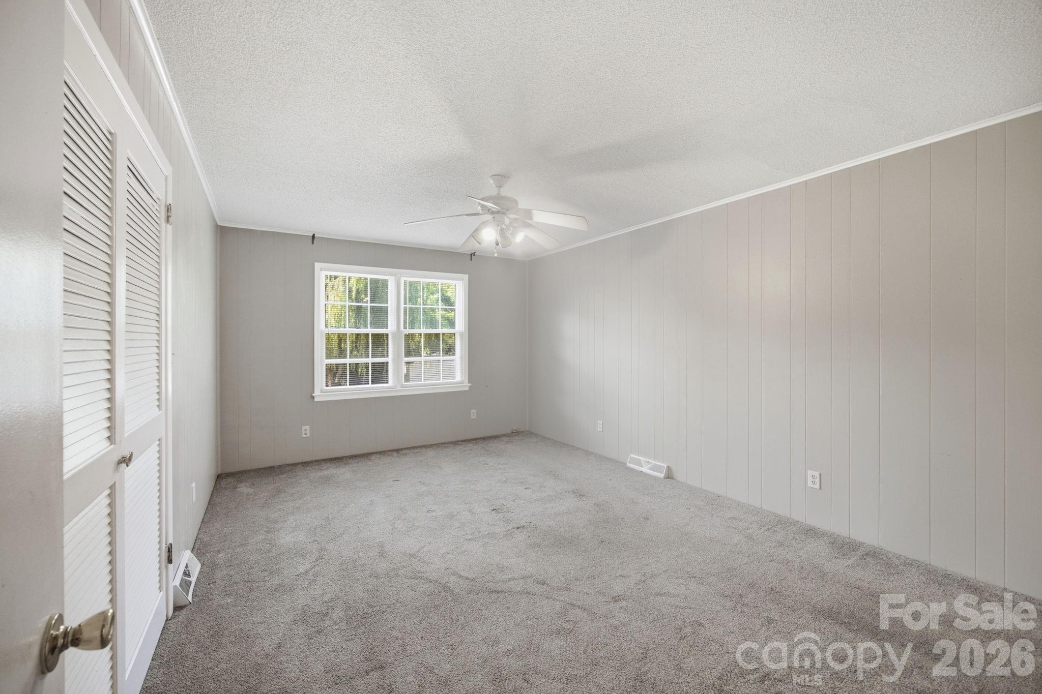 1401 Grovewood Drive — Charlotte
