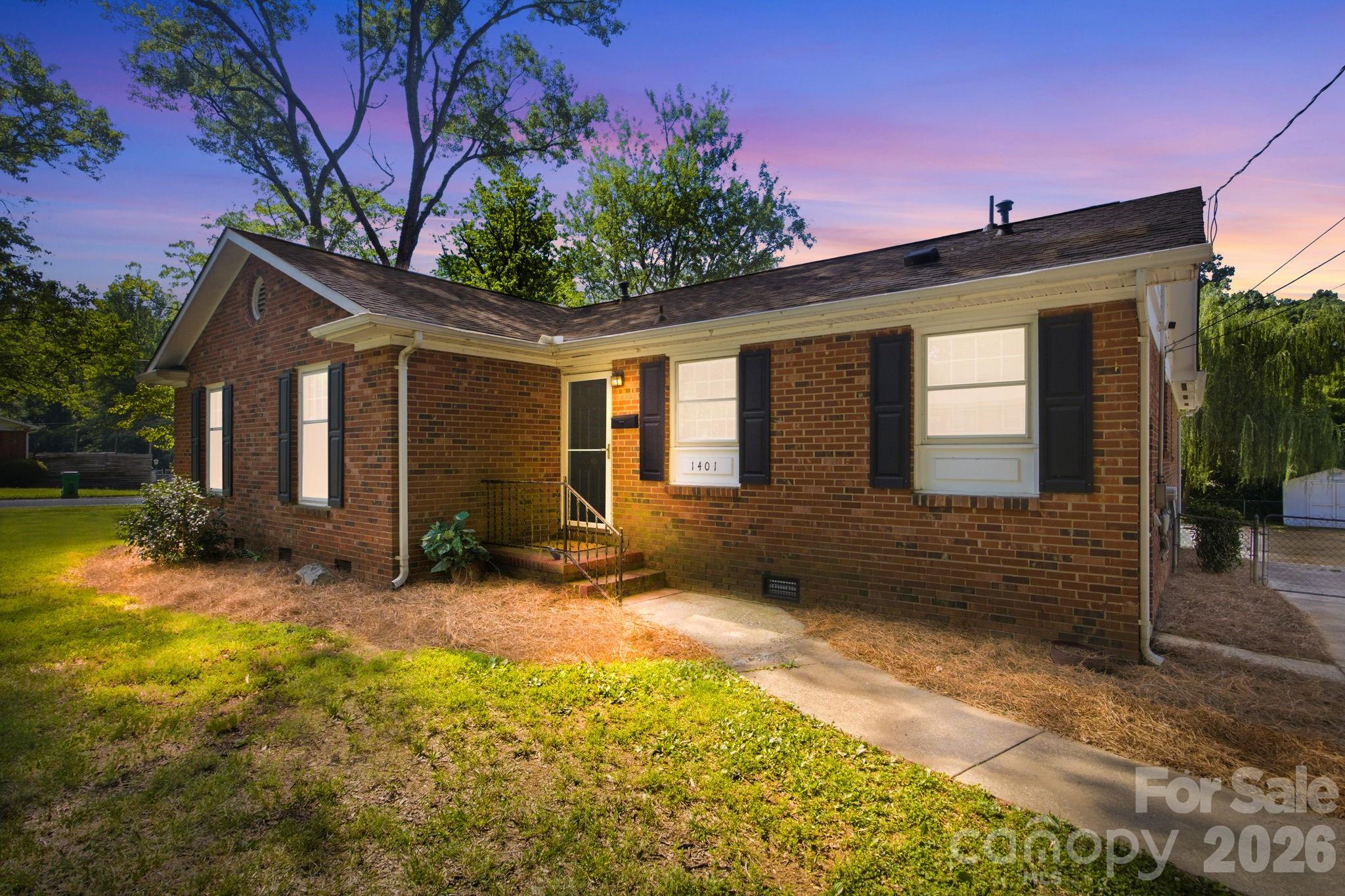 1401 Grovewood Drive — Charlotte