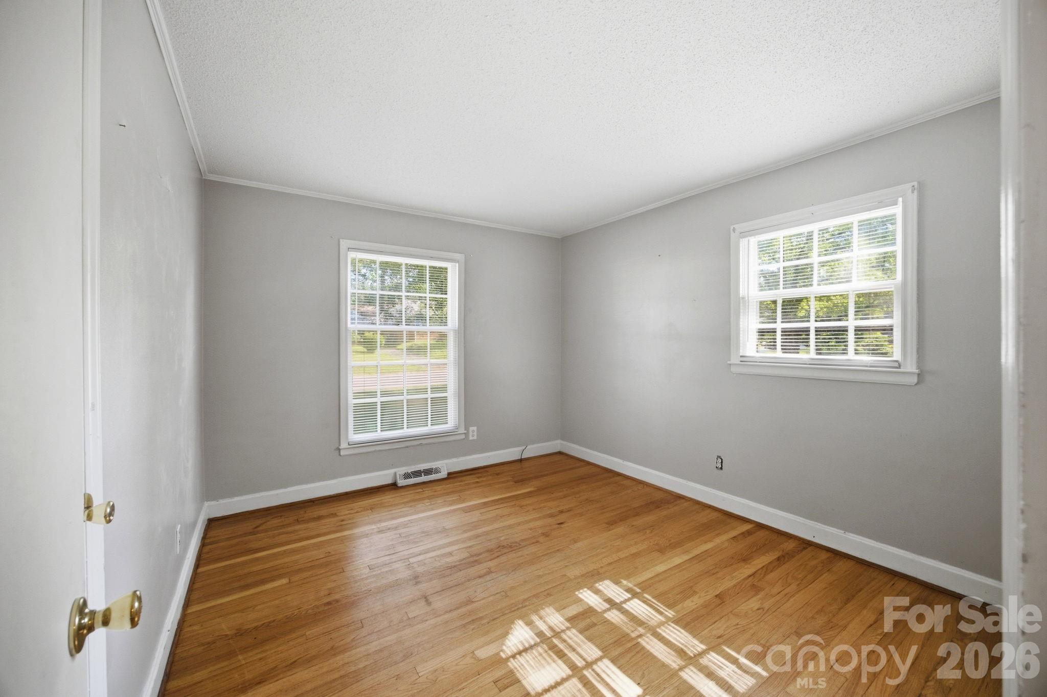1401 Grovewood Drive — Charlotte