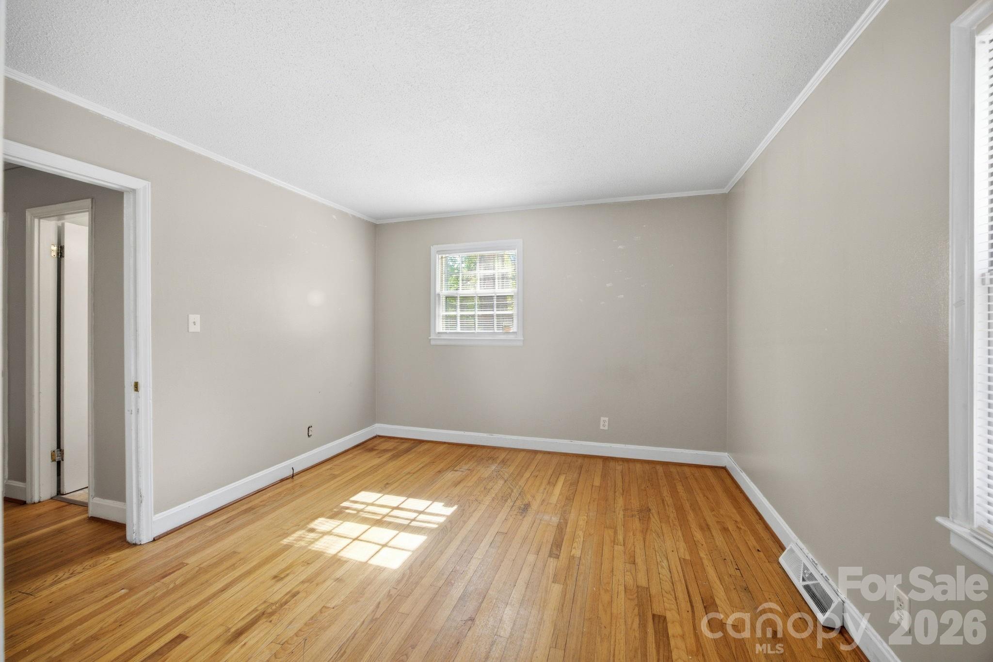 1401 Grovewood Drive — Charlotte