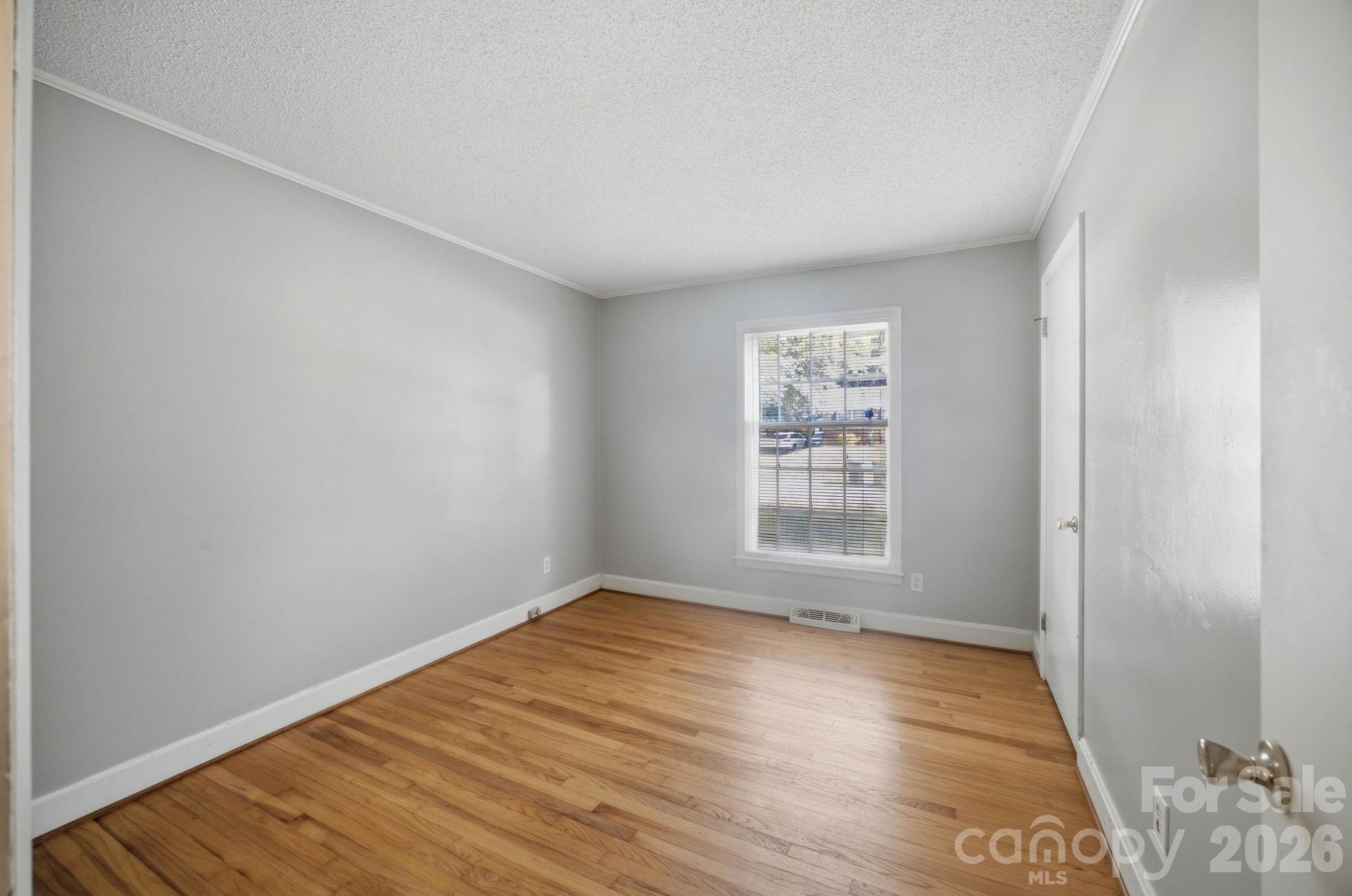 1401 Grovewood Drive — Charlotte