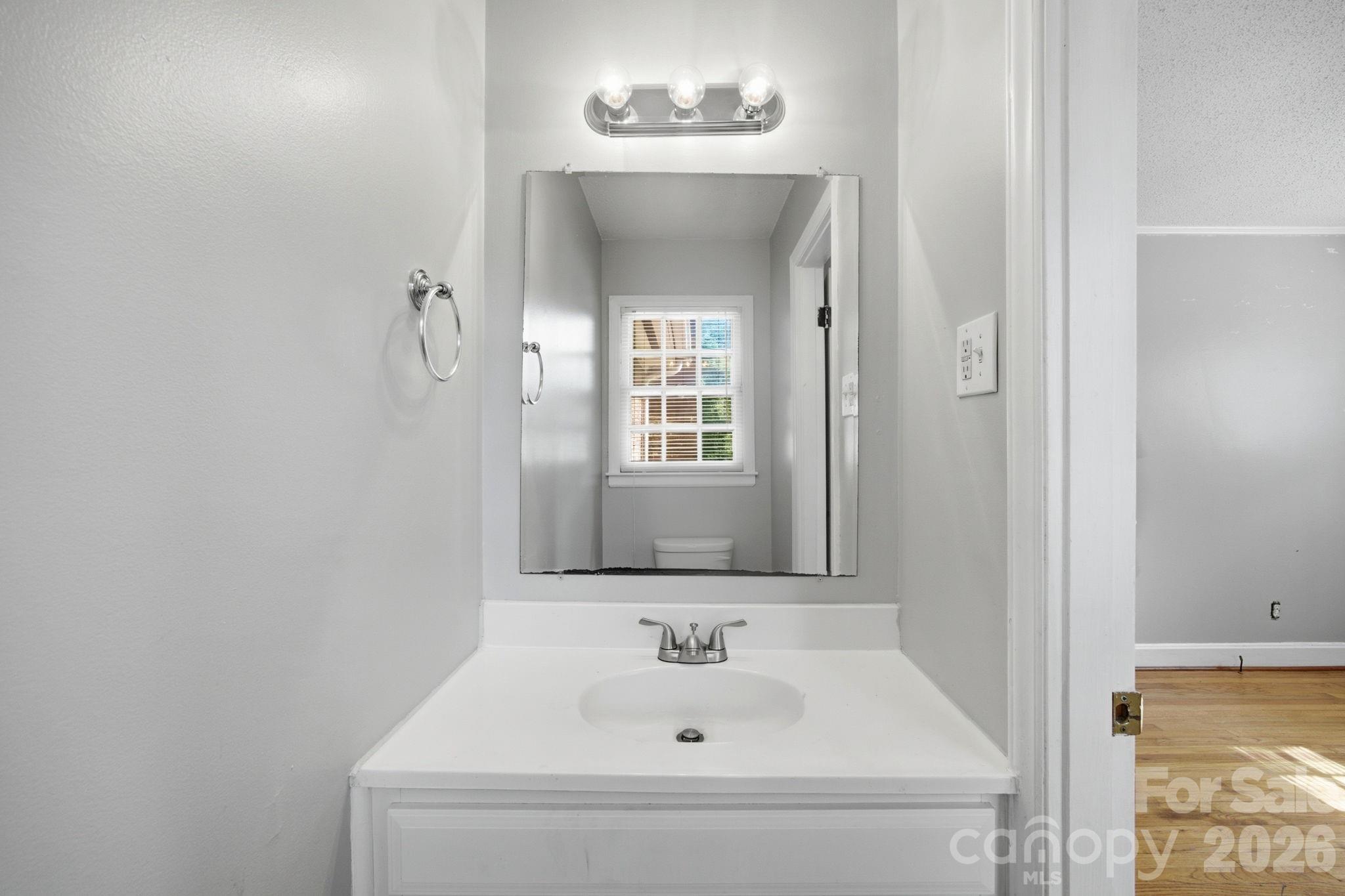 1401 Grovewood Drive — Charlotte