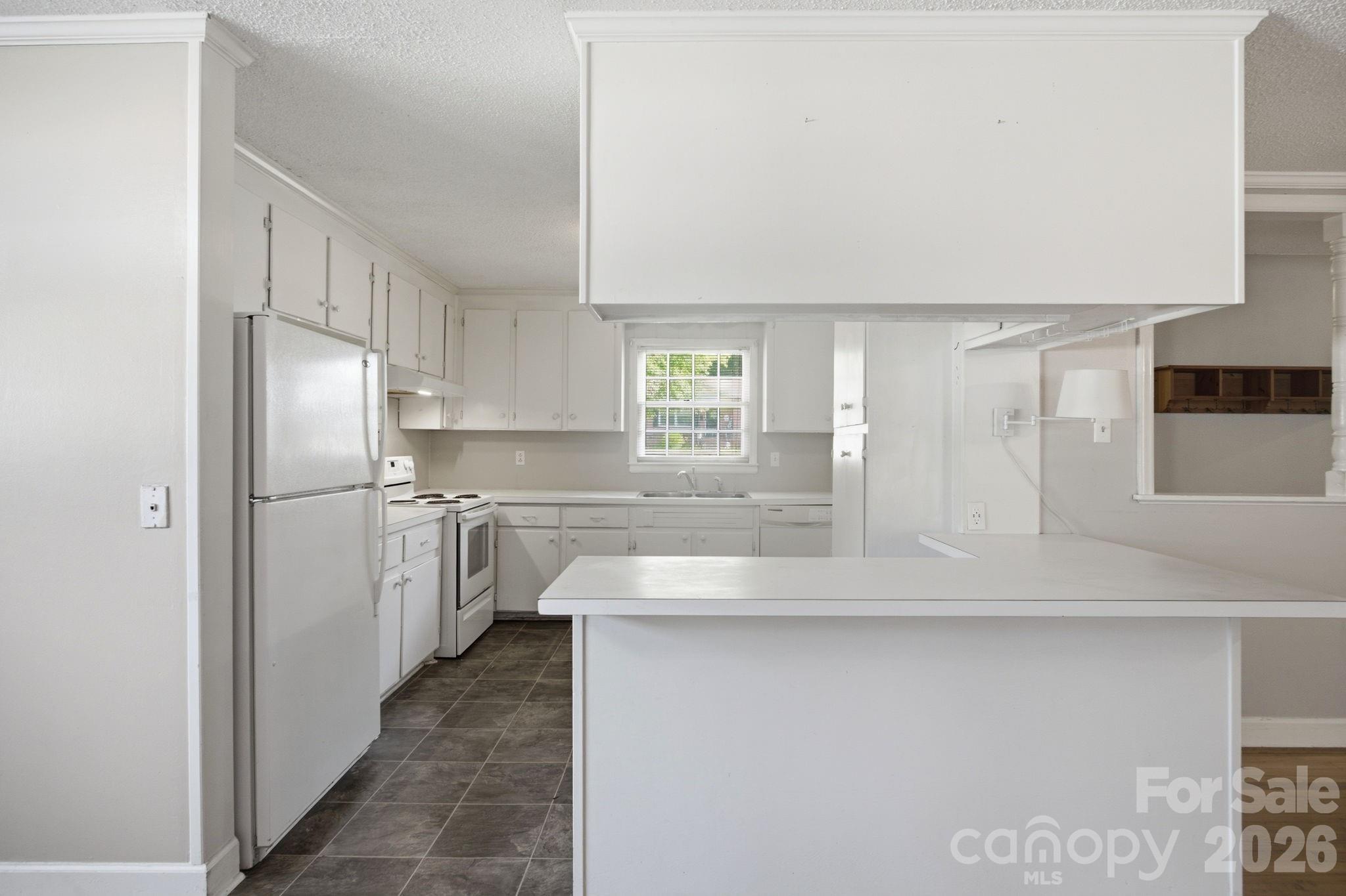 1401 Grovewood Drive — Charlotte