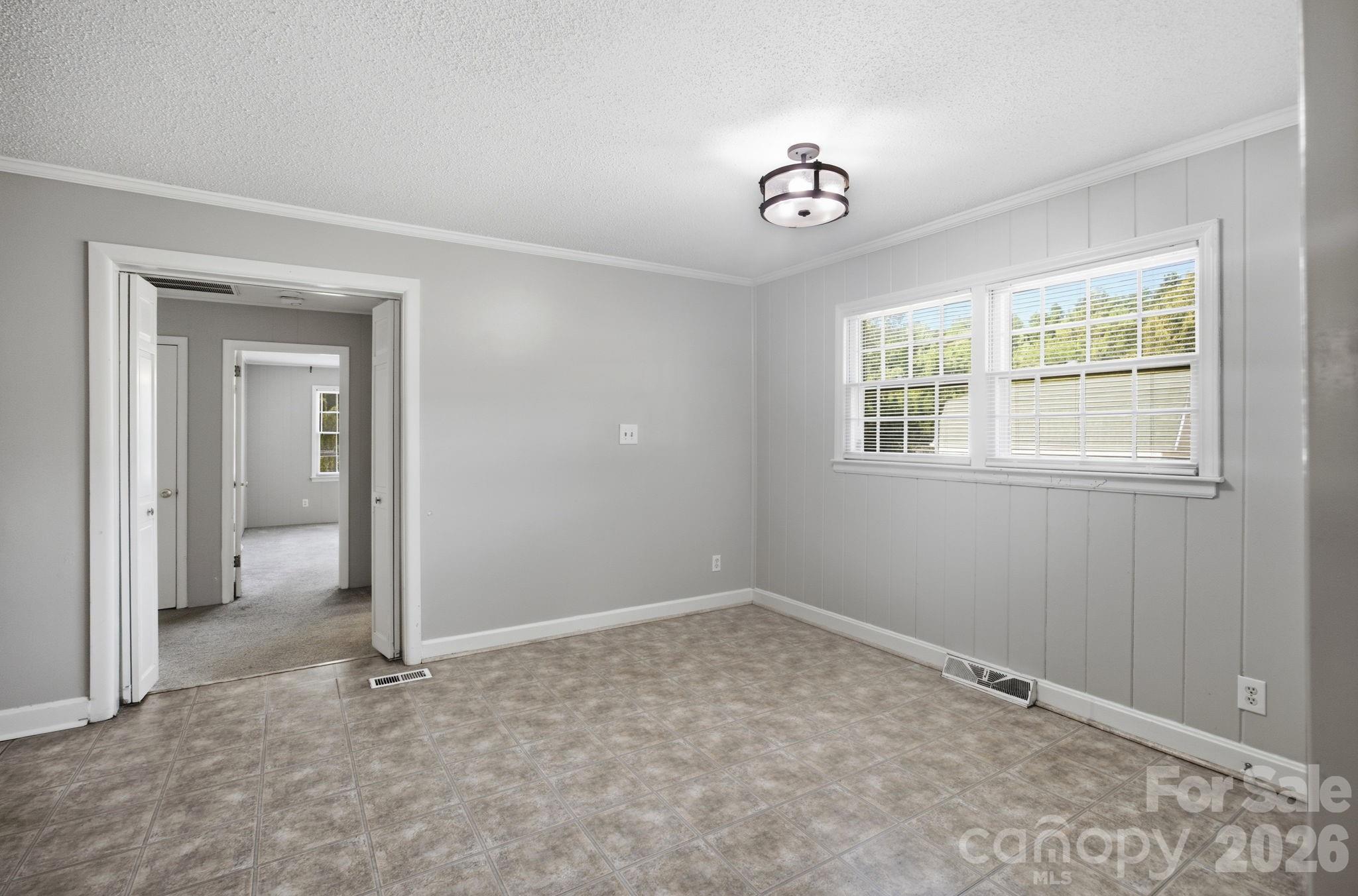 1401 Grovewood Drive — Charlotte