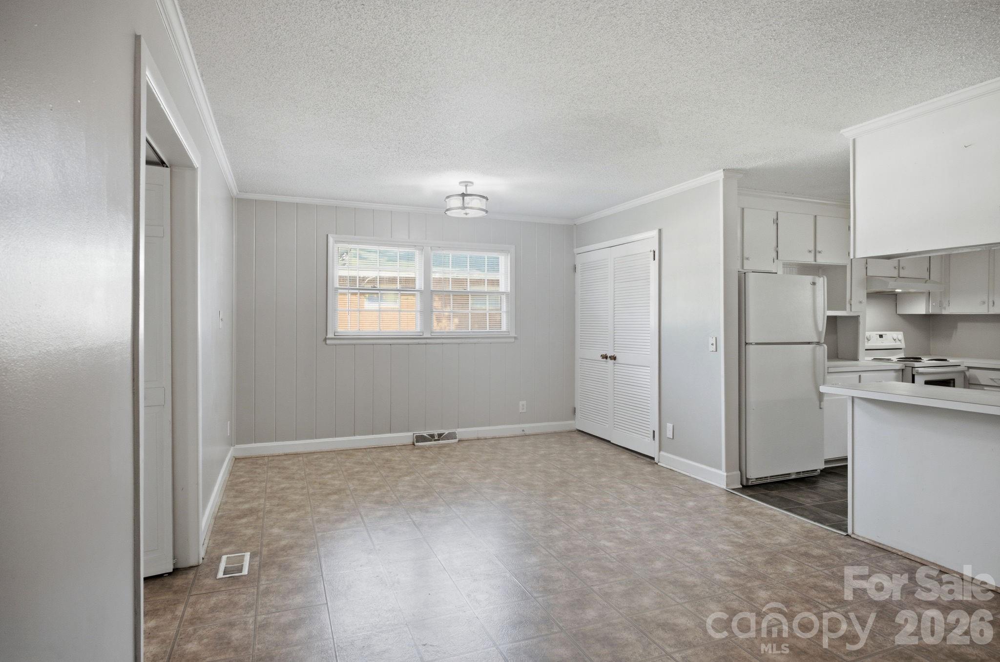 1401 Grovewood Drive — Charlotte