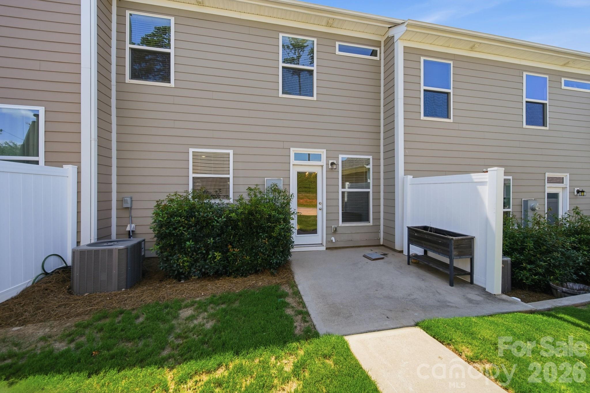 1125 Township Parkway — Belmont