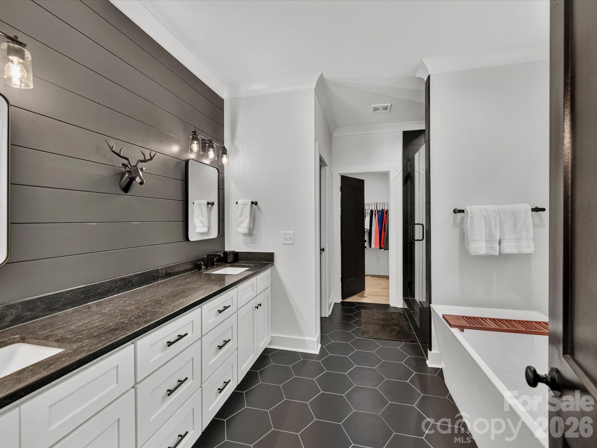1215 Pine Forest Drive — Lancaster