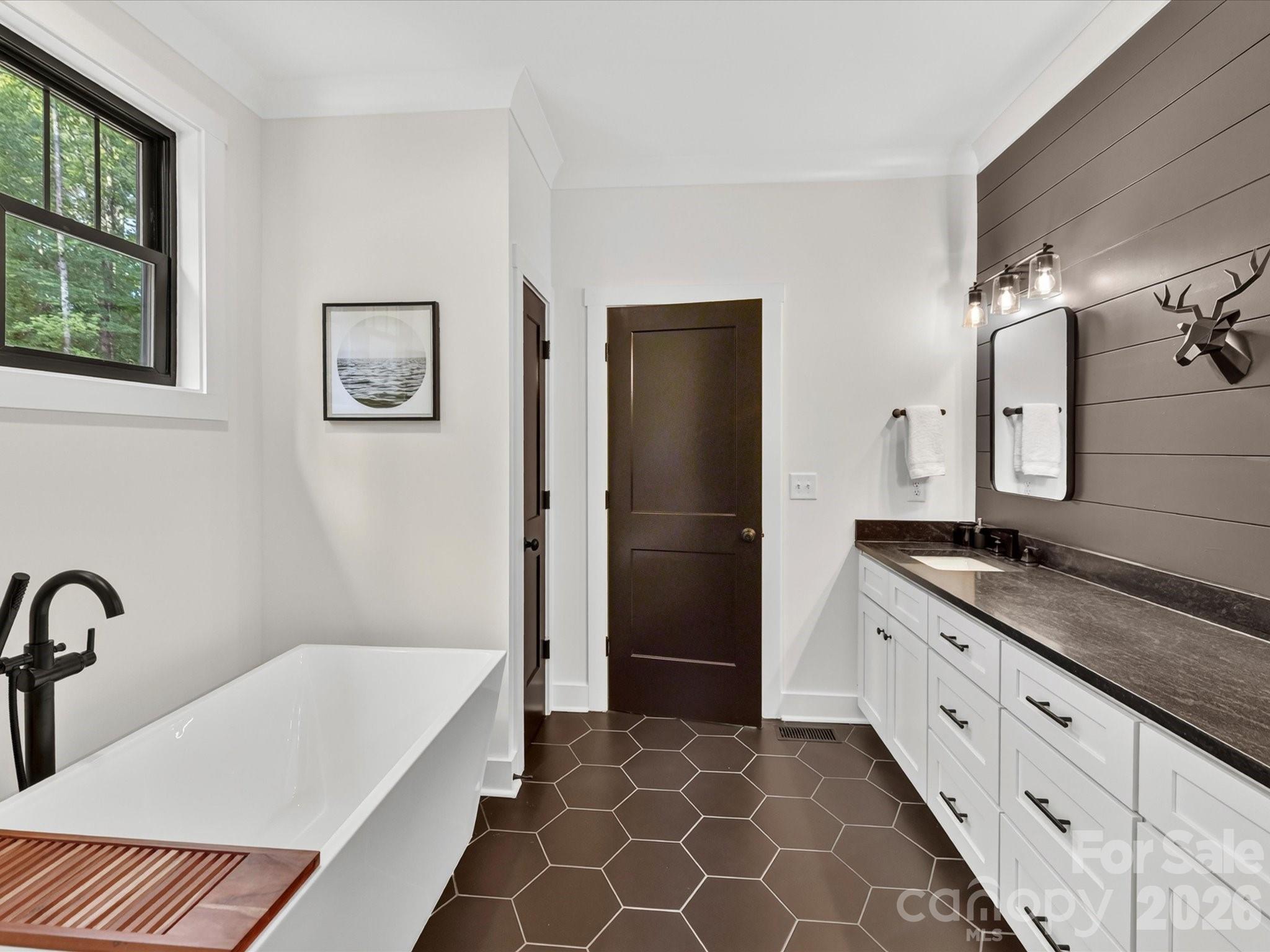 1215 Pine Forest Drive — Lancaster