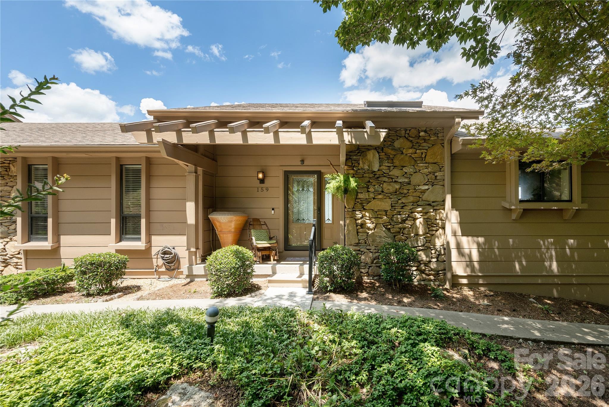 159 Country Ridge Road — Hendersonville