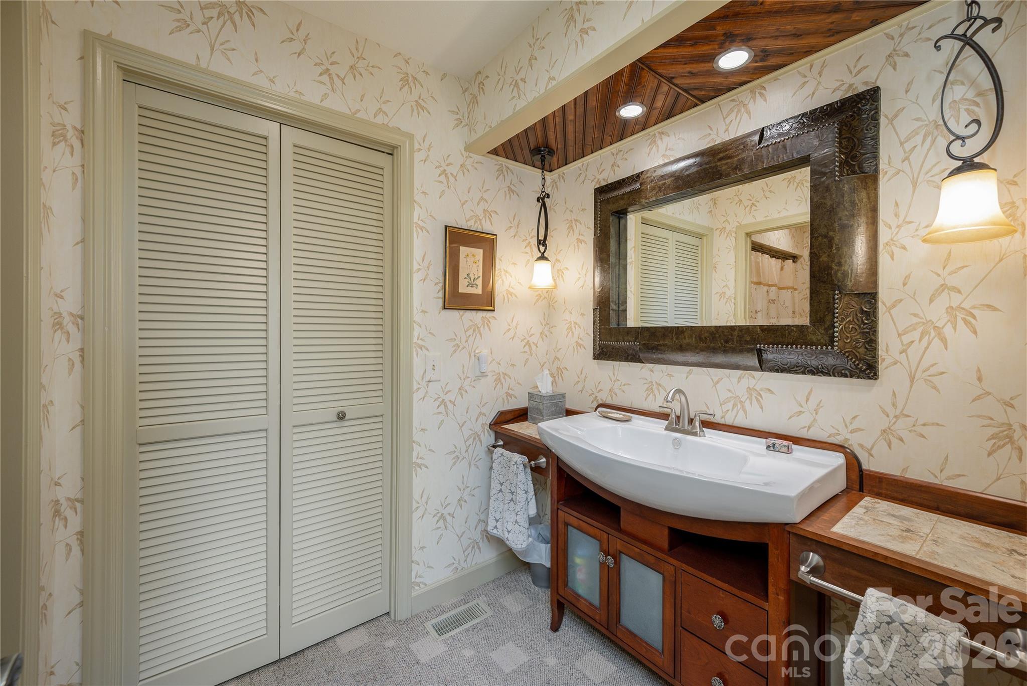 159 Country Ridge Road — Hendersonville