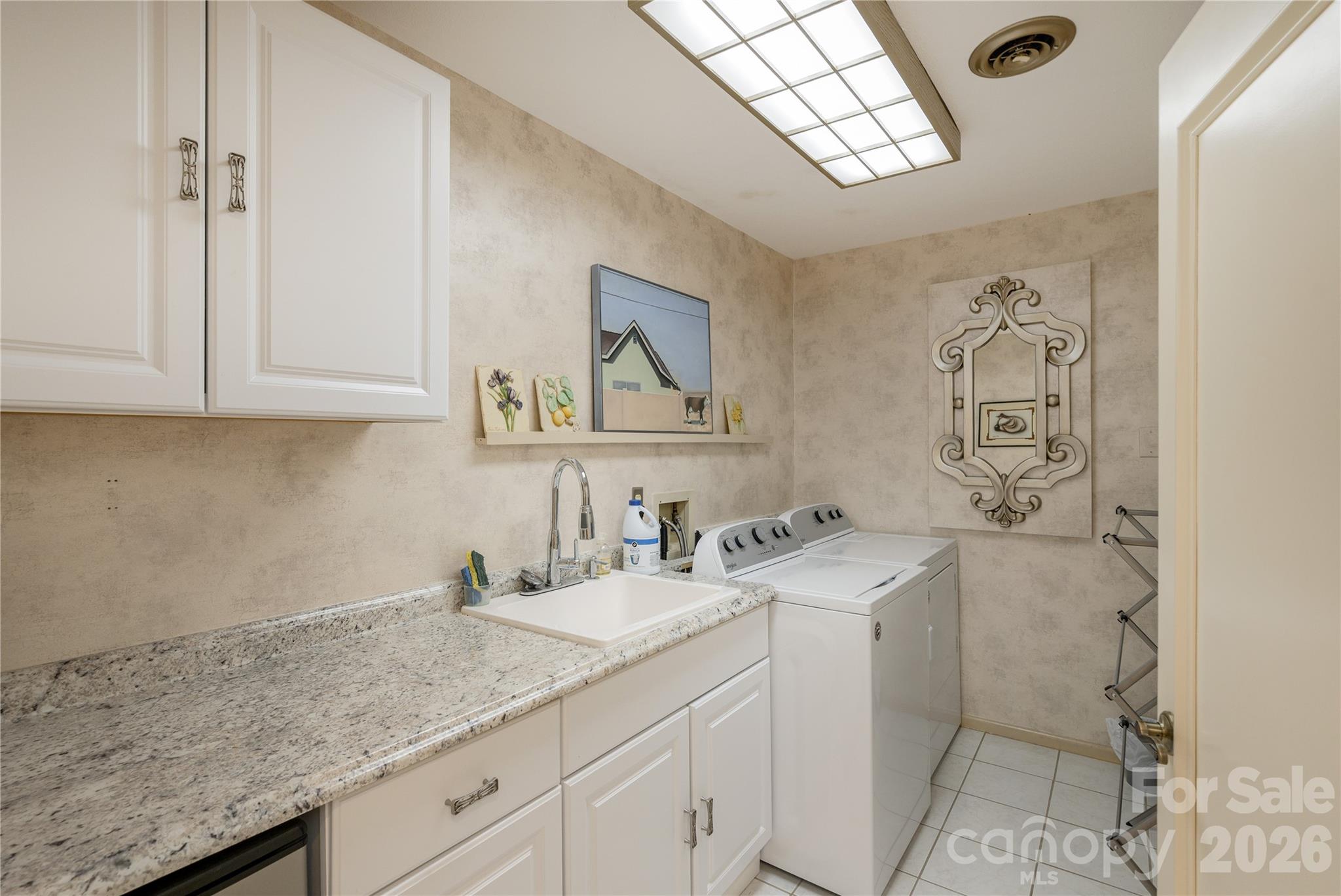 159 Country Ridge Road — Hendersonville