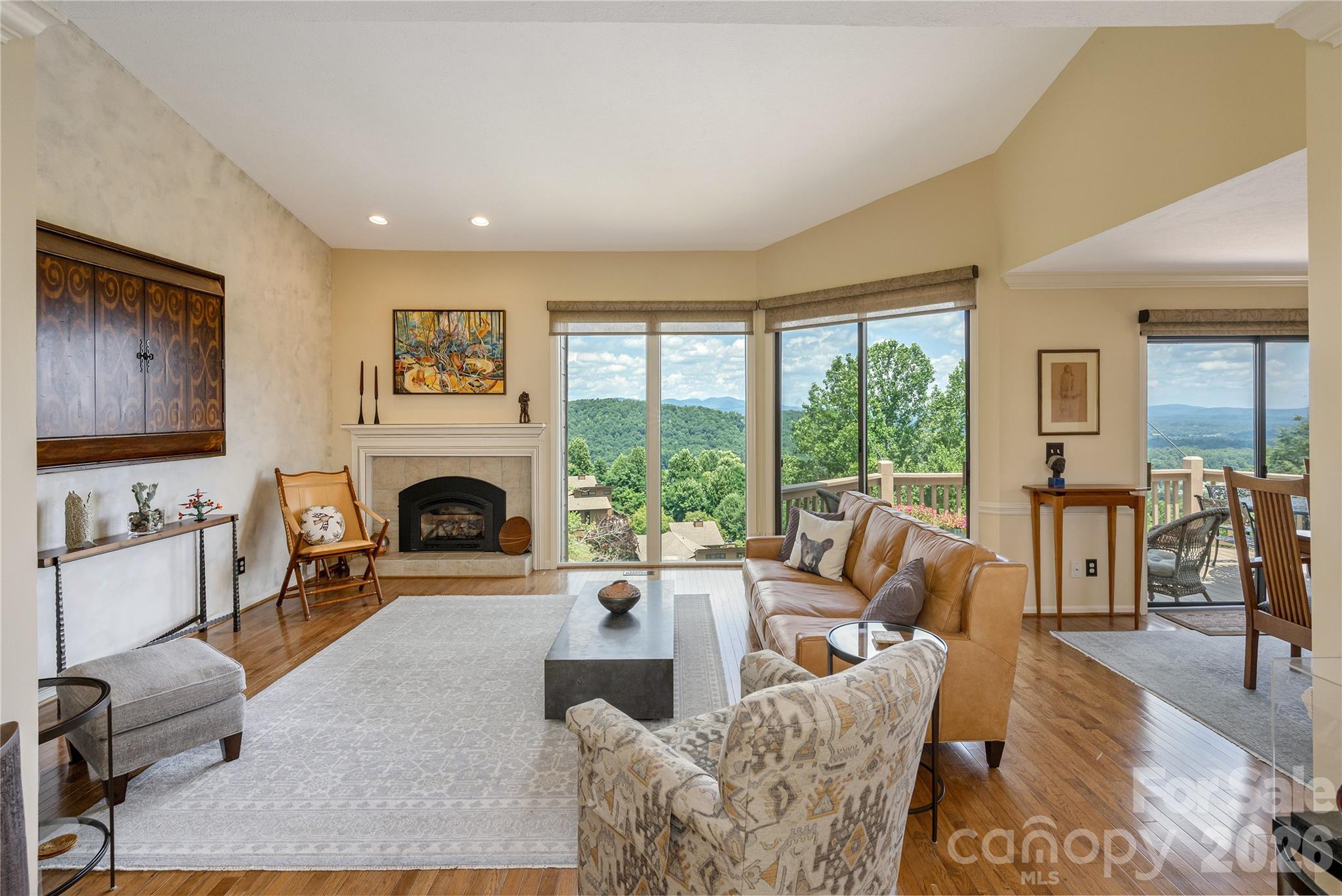 159 Country Ridge Road — Hendersonville
