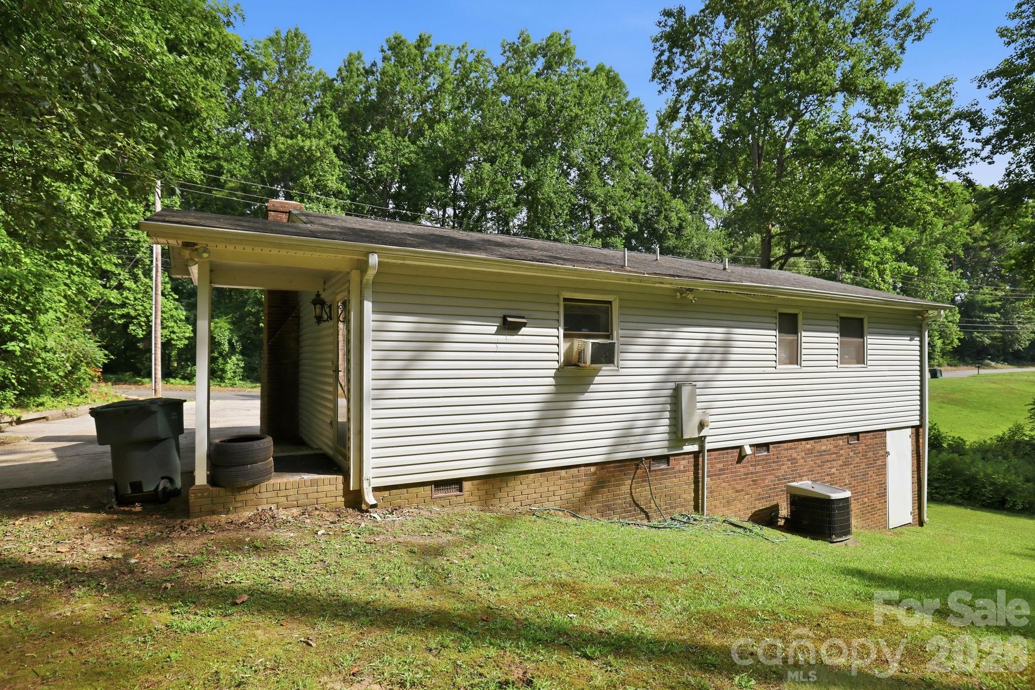 667 Niblick Drive — Gastonia