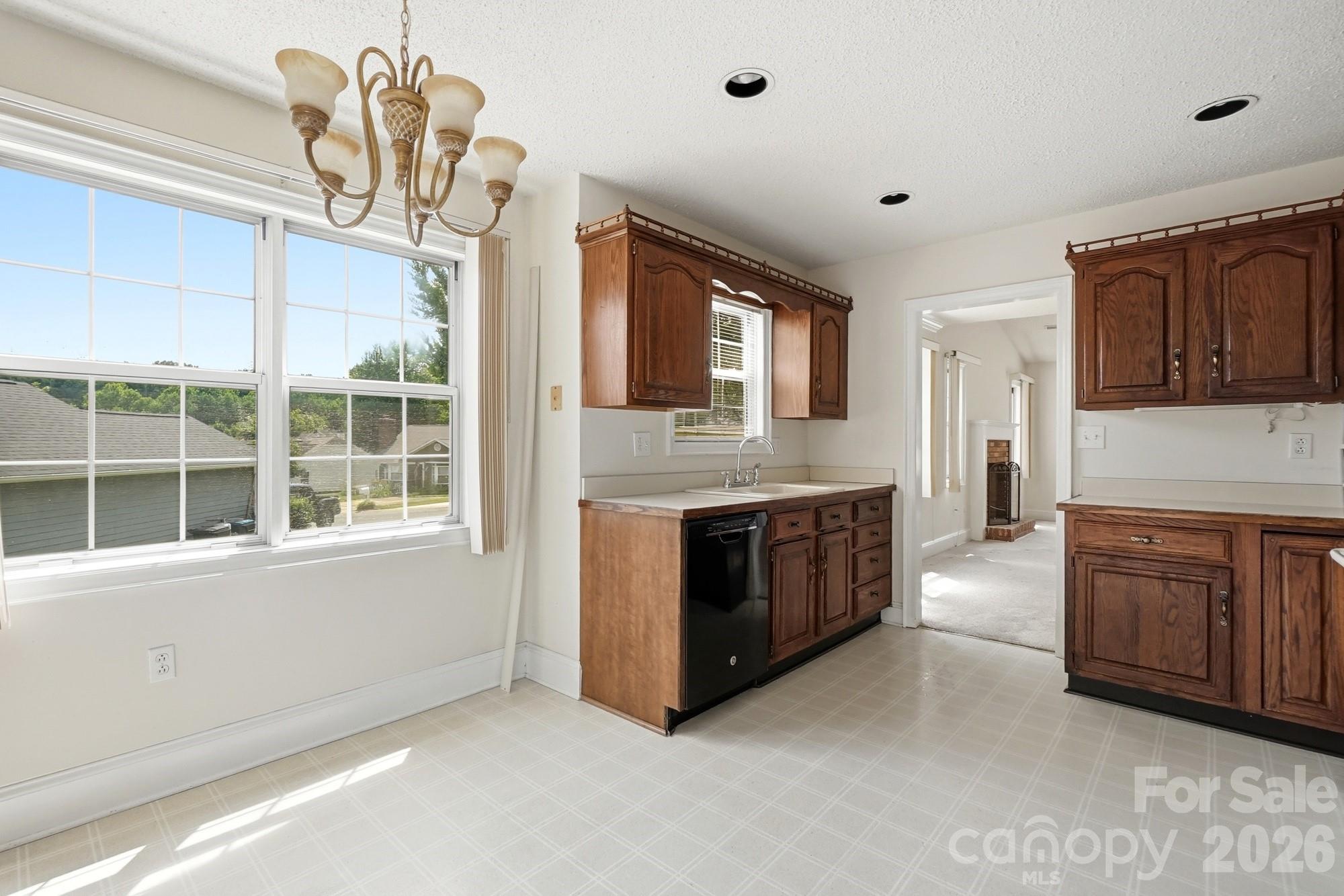 2914 Huckleberry Hill Drive — Fort Mill