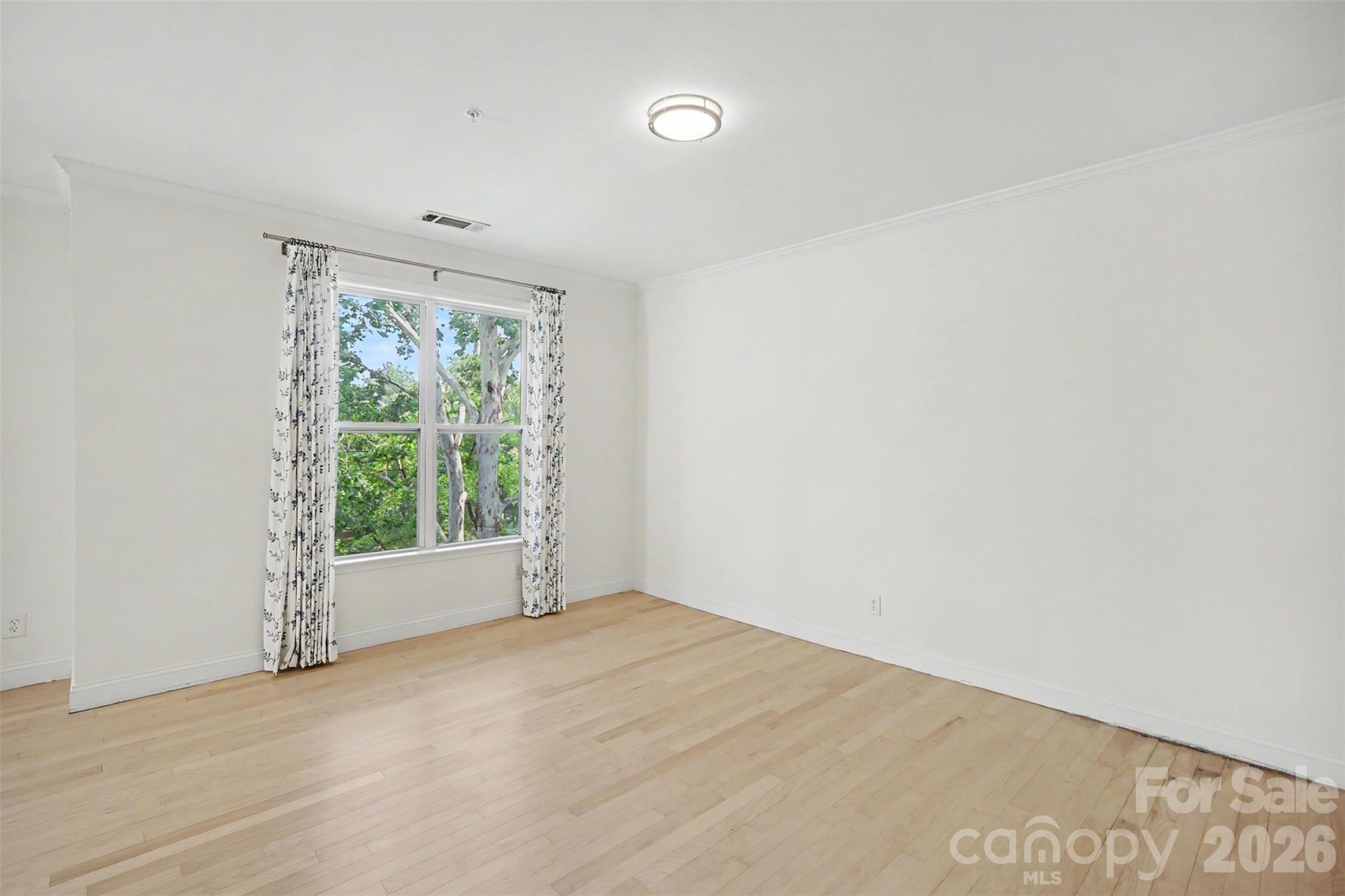 1000 E Woodlawn Road #415 — Charlotte