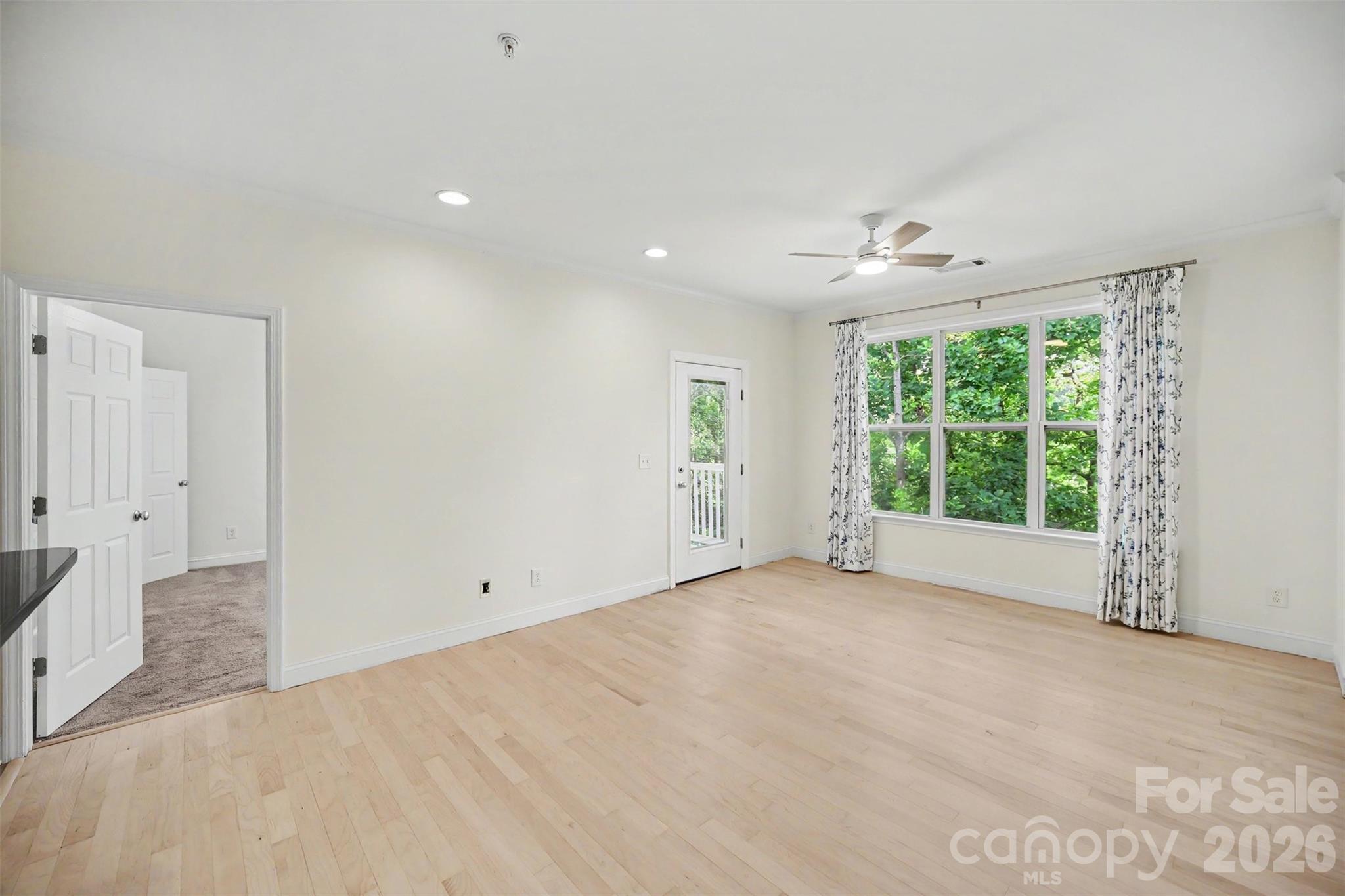 1000 E Woodlawn Road #415 — Charlotte