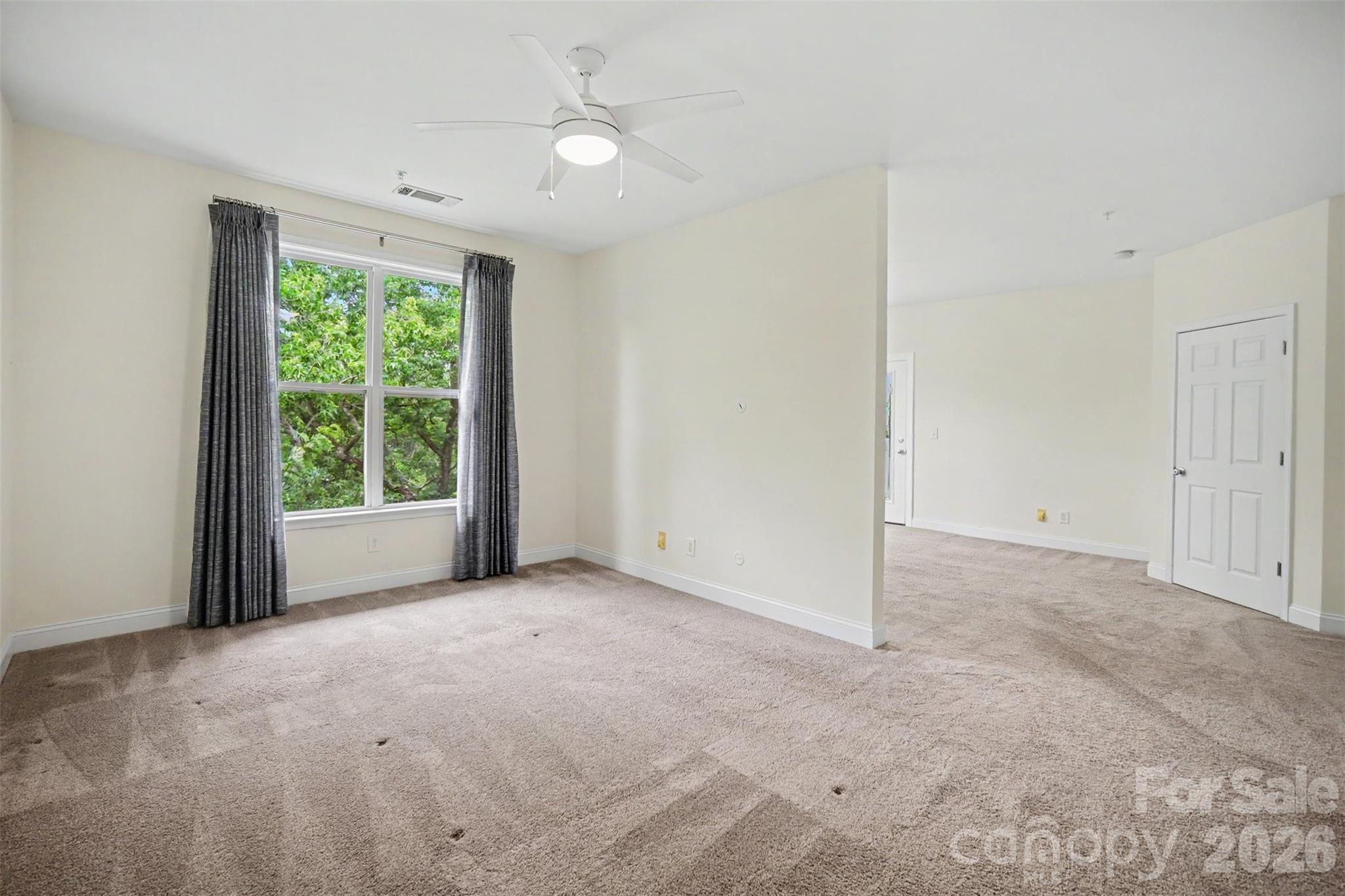 1000 E Woodlawn Road #415 — Charlotte