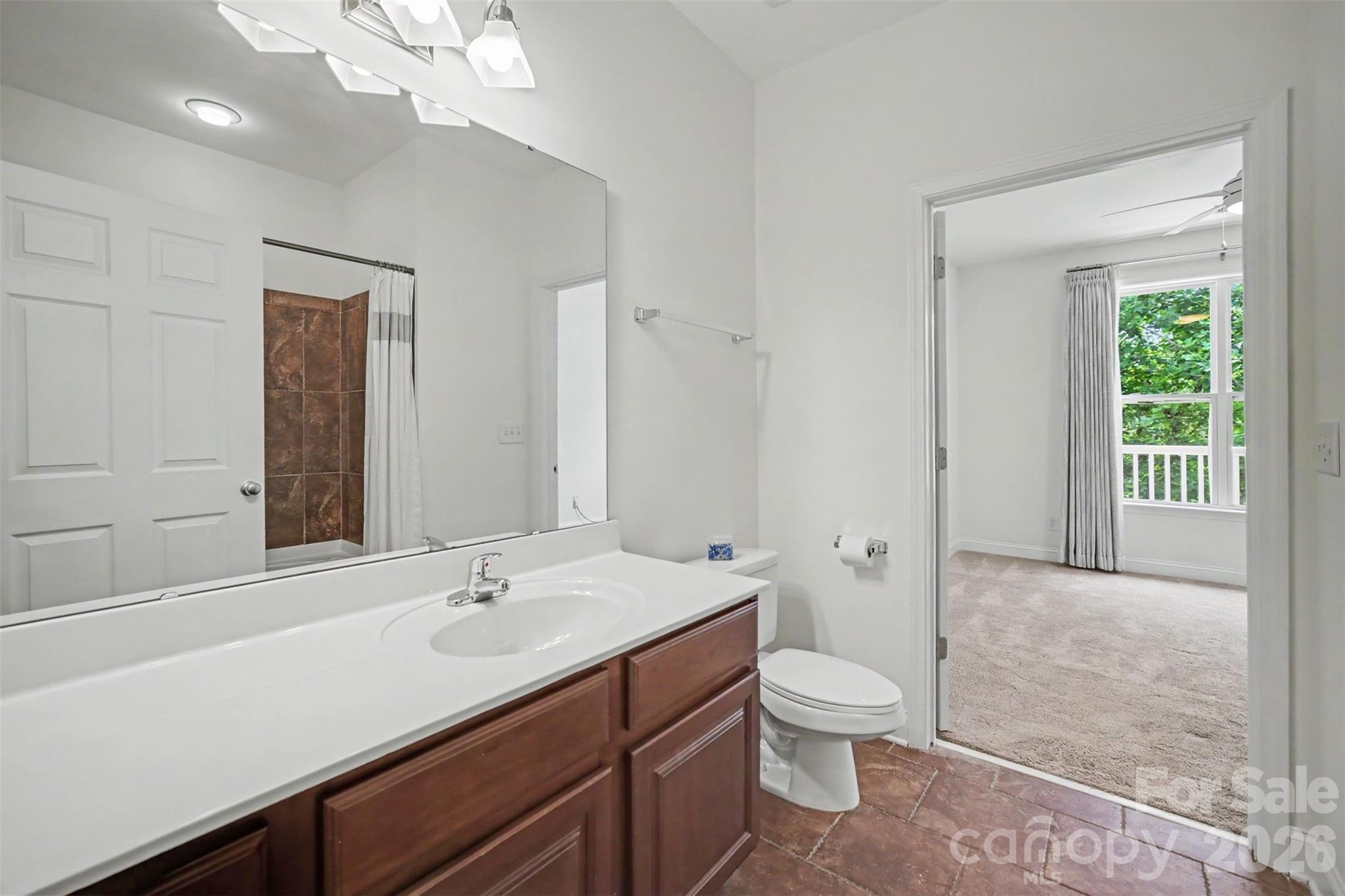 1000 E Woodlawn Road #415 — Charlotte