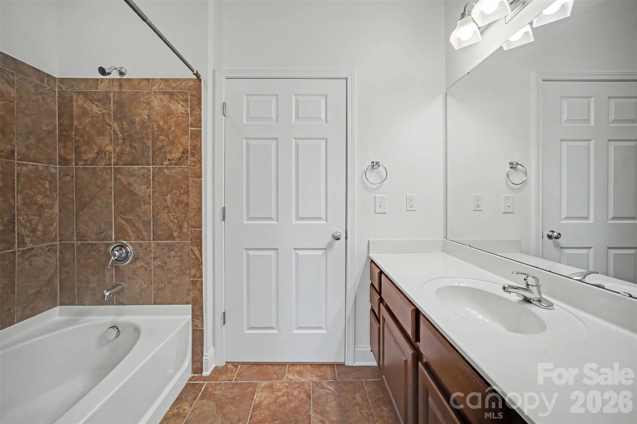 1000 E Woodlawn Road #415 — Charlotte