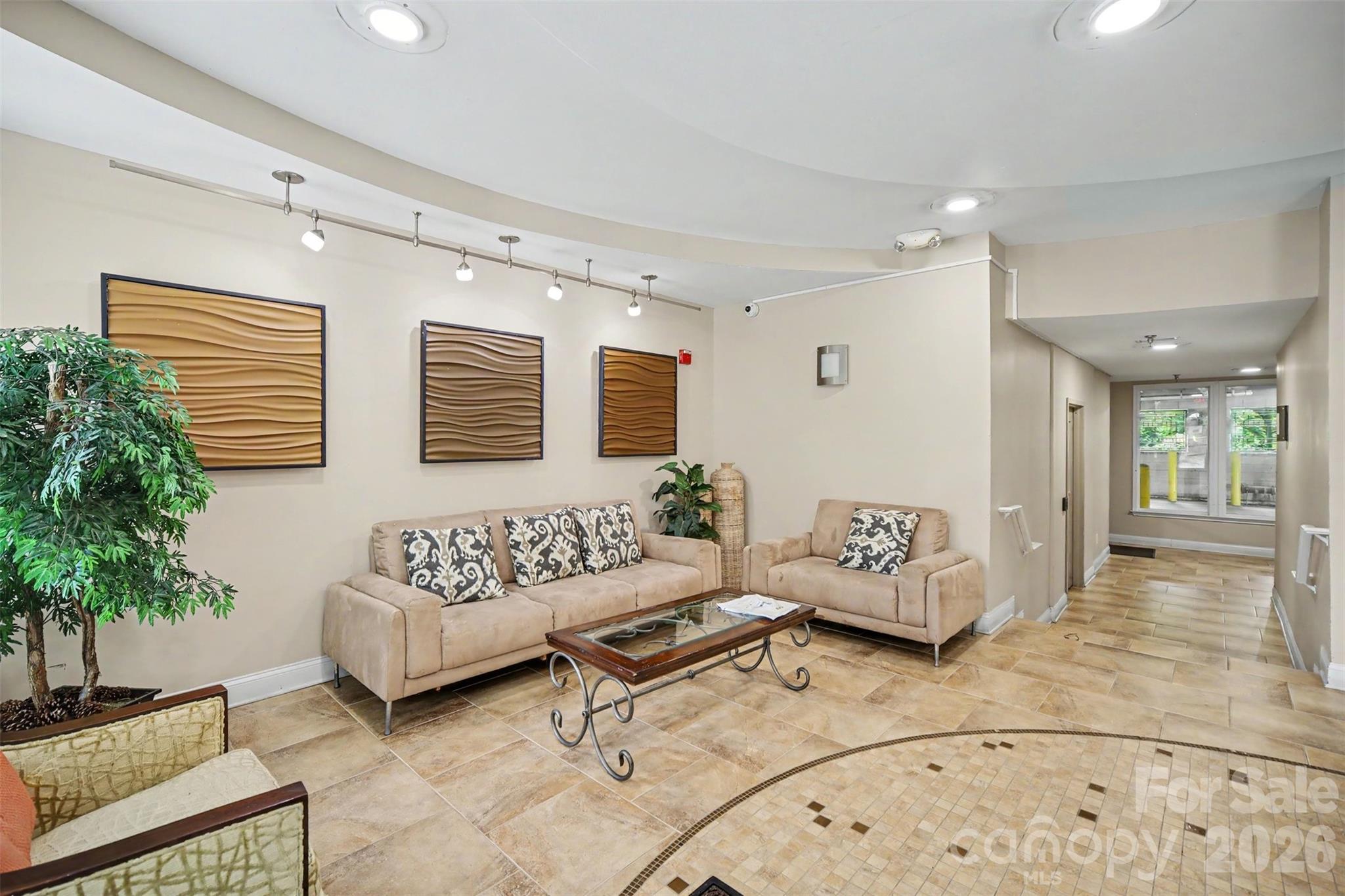 1000 E Woodlawn Road #415 — Charlotte